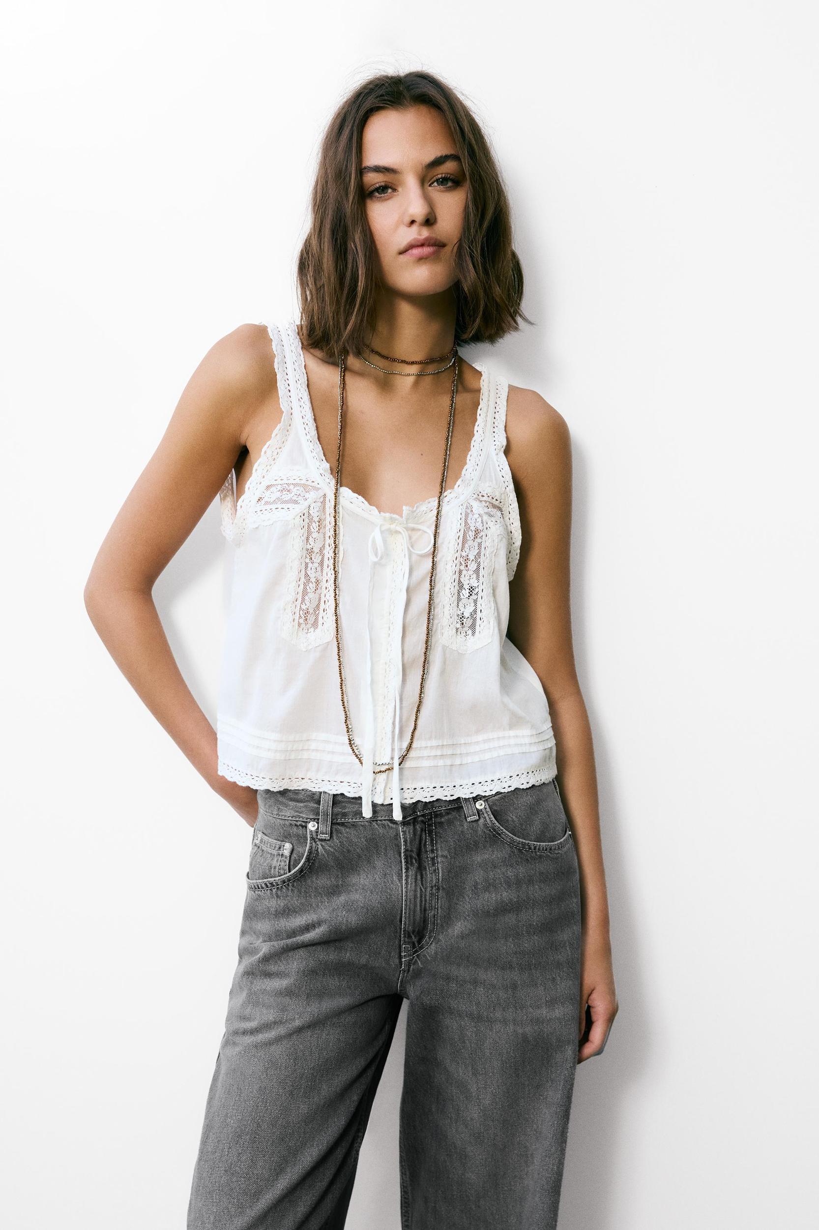 White lace trim top Product Image