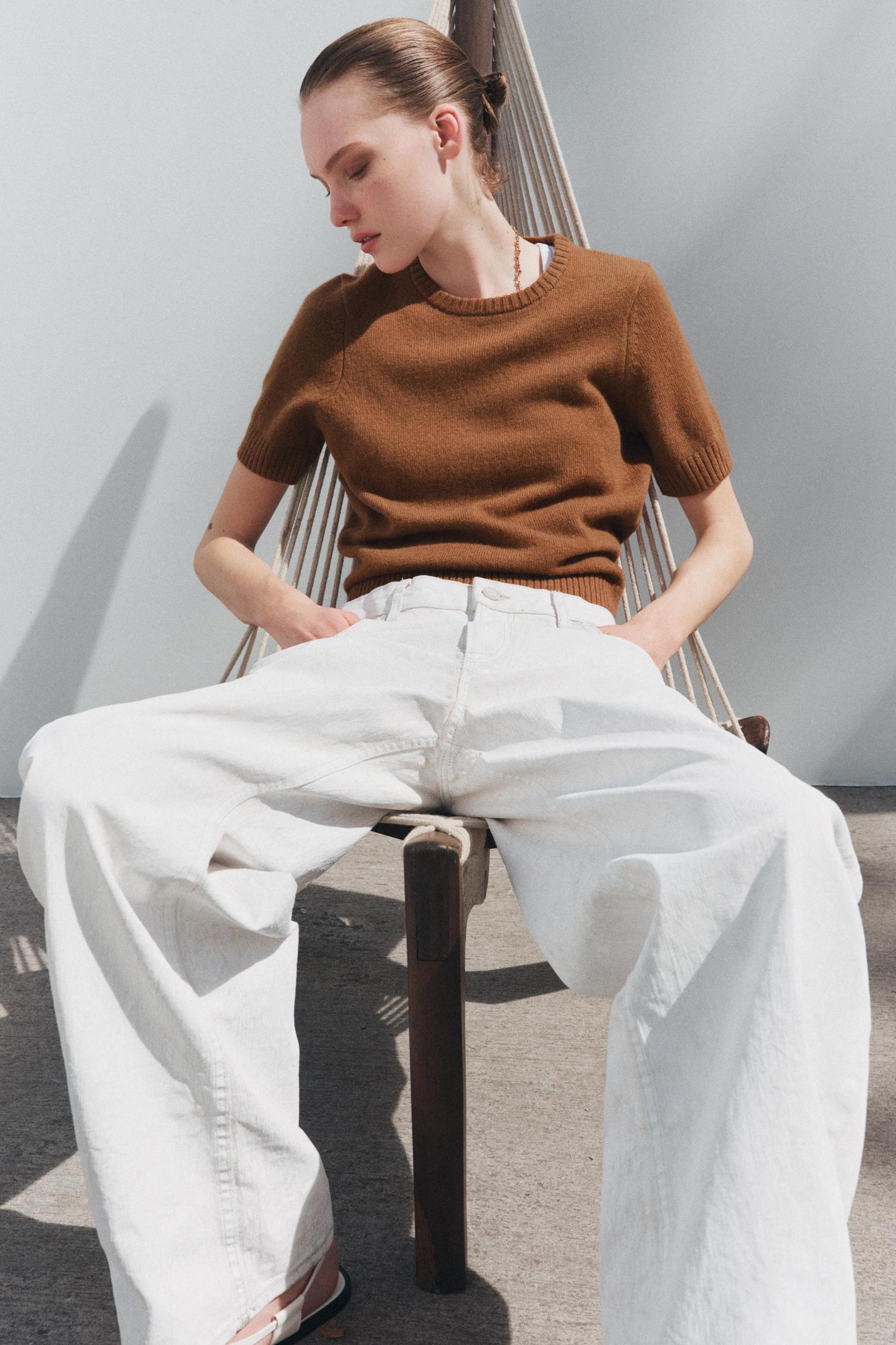 100% WOOL TOP Product Image