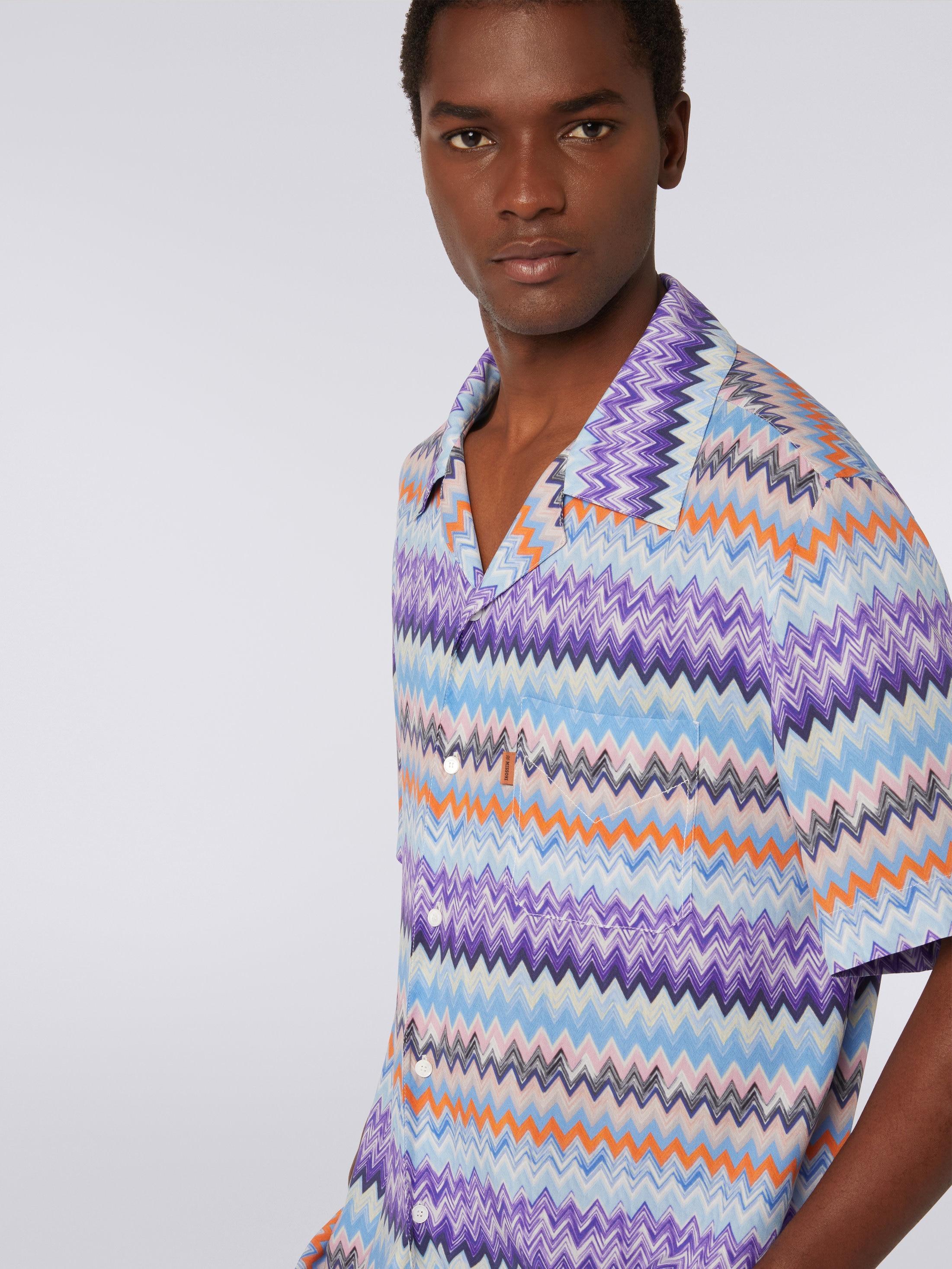 Short-sleeved chevron viscose bowling shirt Product Image