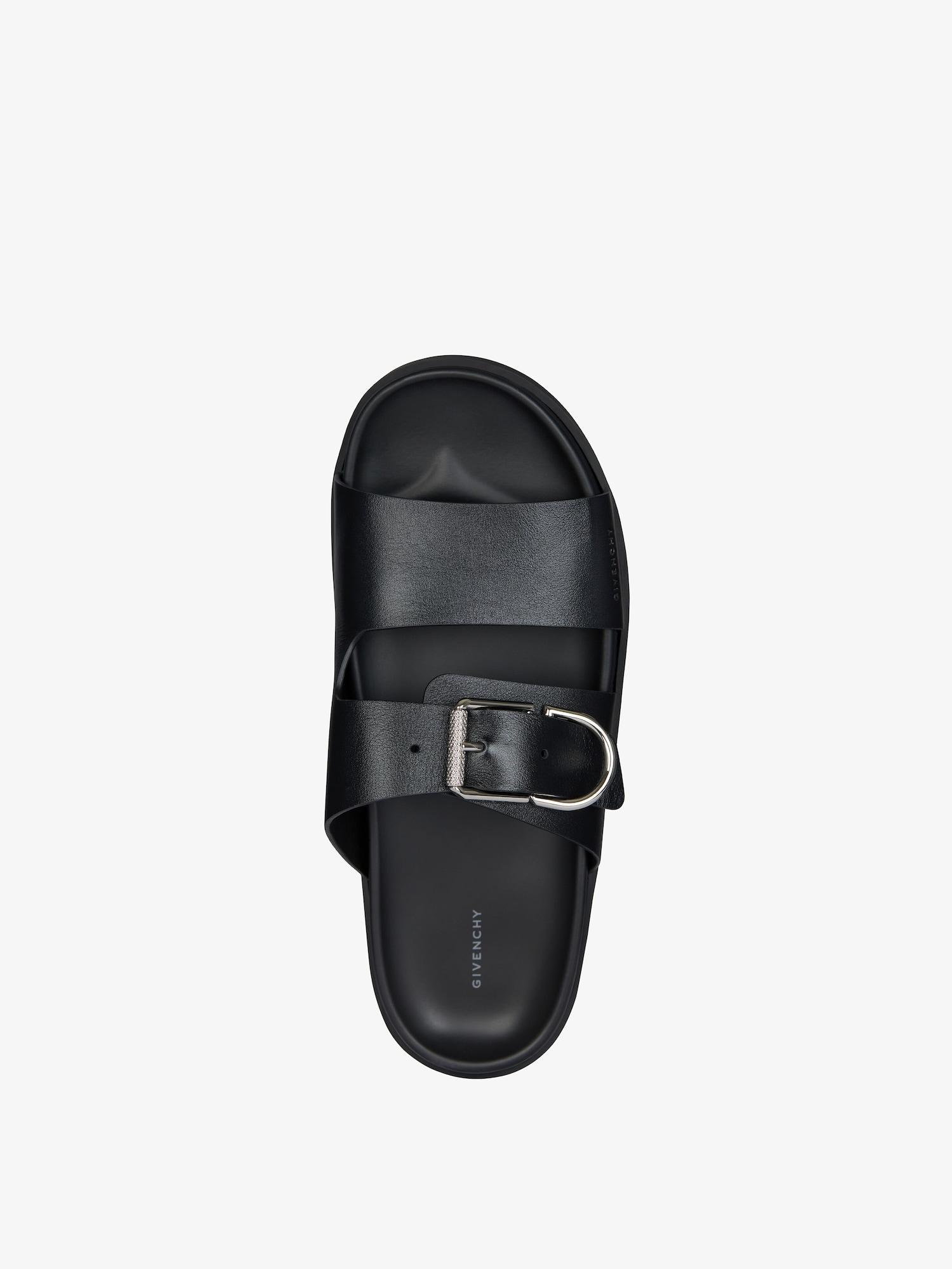 Voyou flat sandals in grained leather Product Image