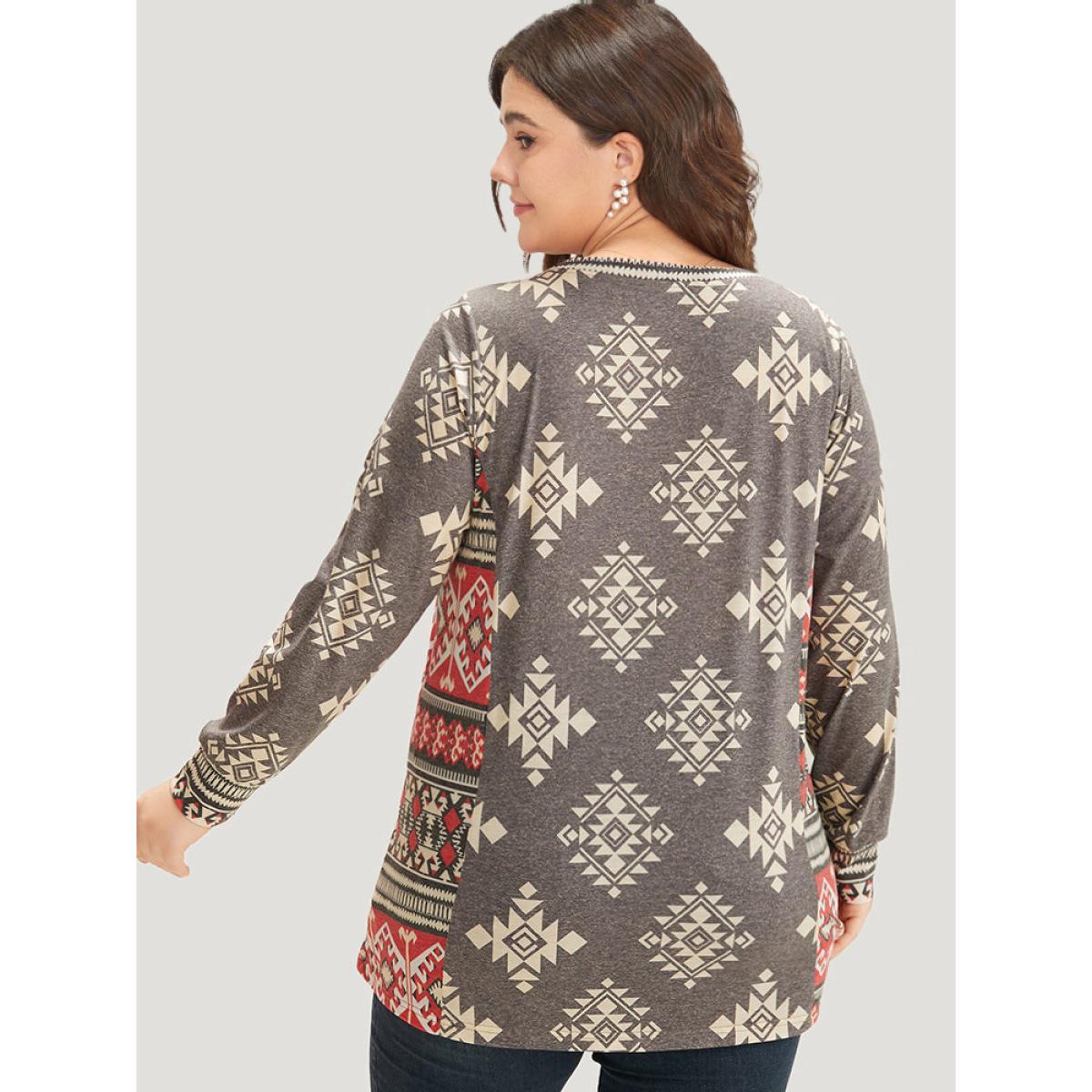 Plus Size Boho Print V Neck T-shirt DarkGray Women Casual Printed Bohemian Print V-neck Dailywear T-shirts BloomChic 28/5X Product Image