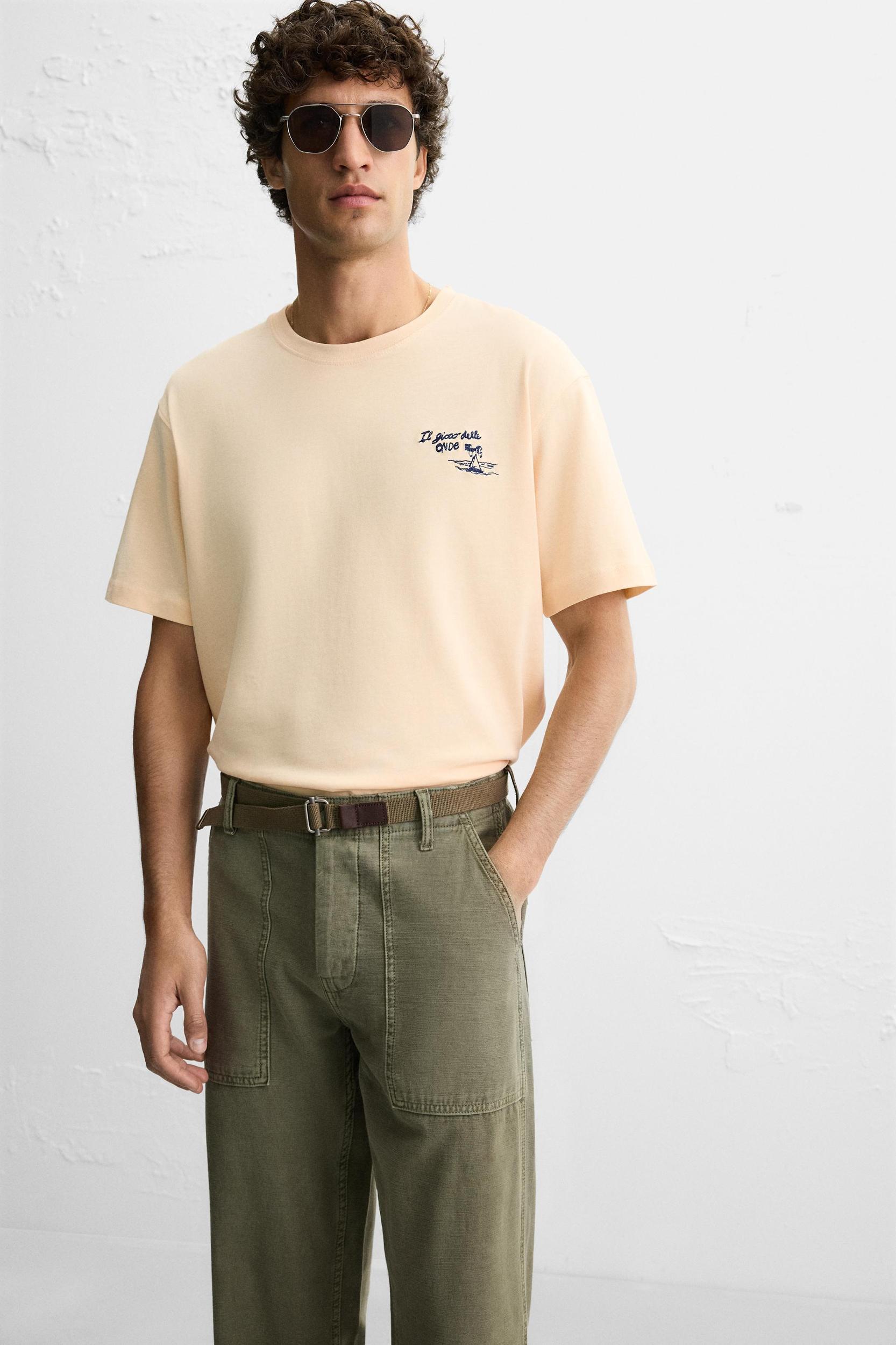 CONTRAST PRINT T-SHIRT Product Image