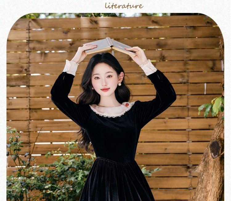 Long-Sleeve Crewneck Velvet Maxi A-Line Dress Product Image