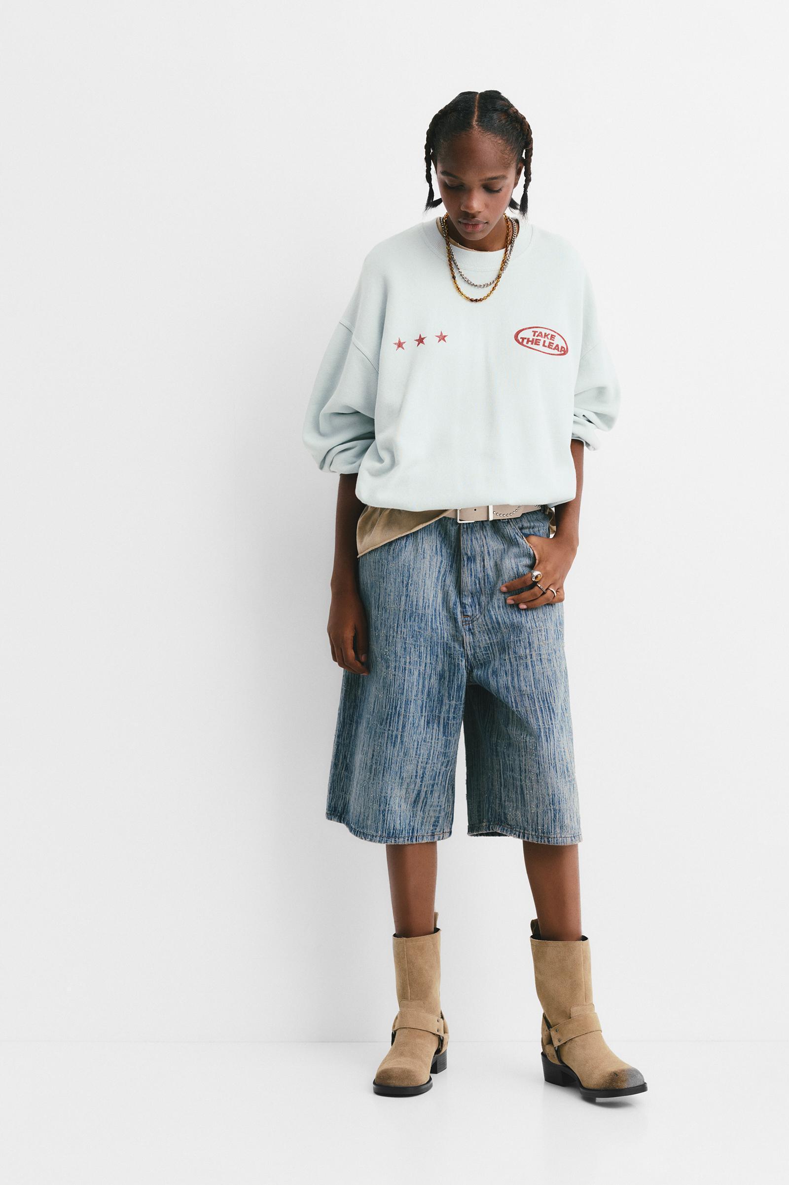 Star sweatshirt Product Image