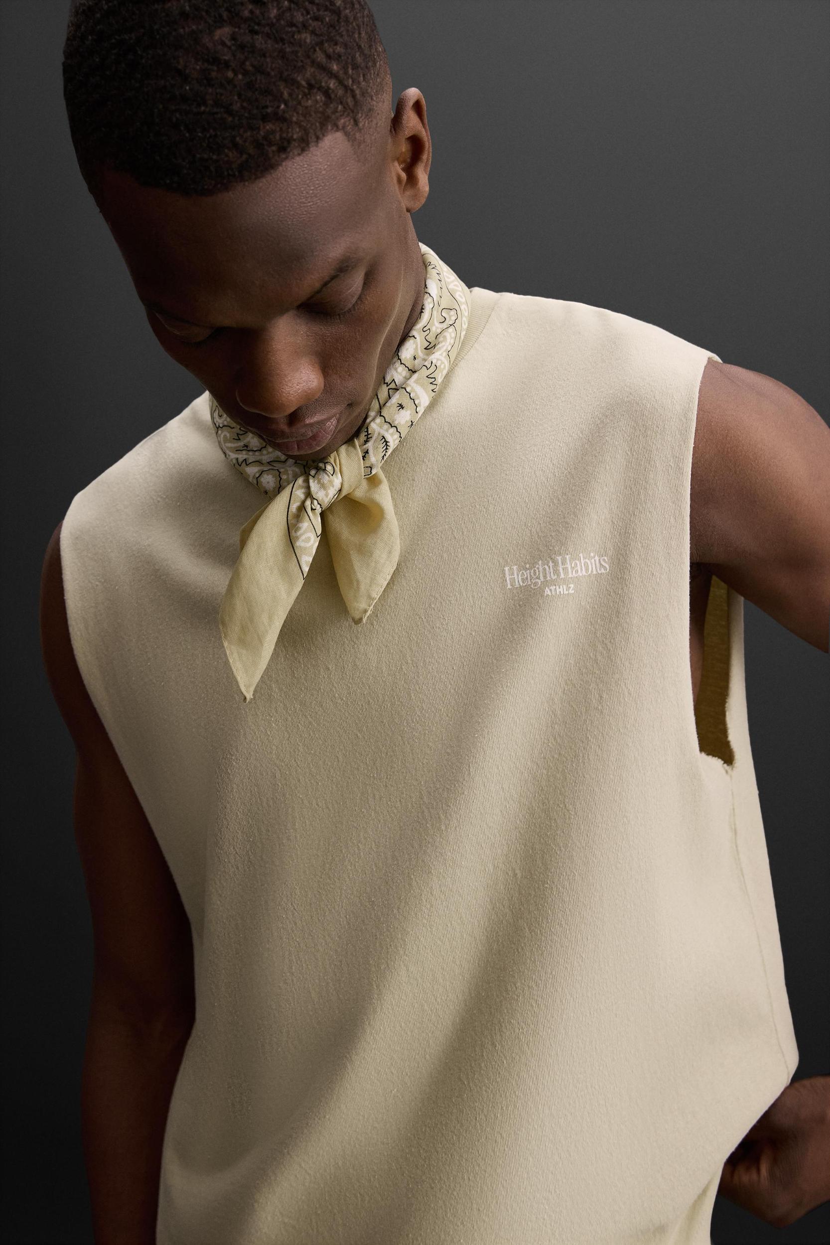 GRAPHIC PRINT TANK TOP Product Image