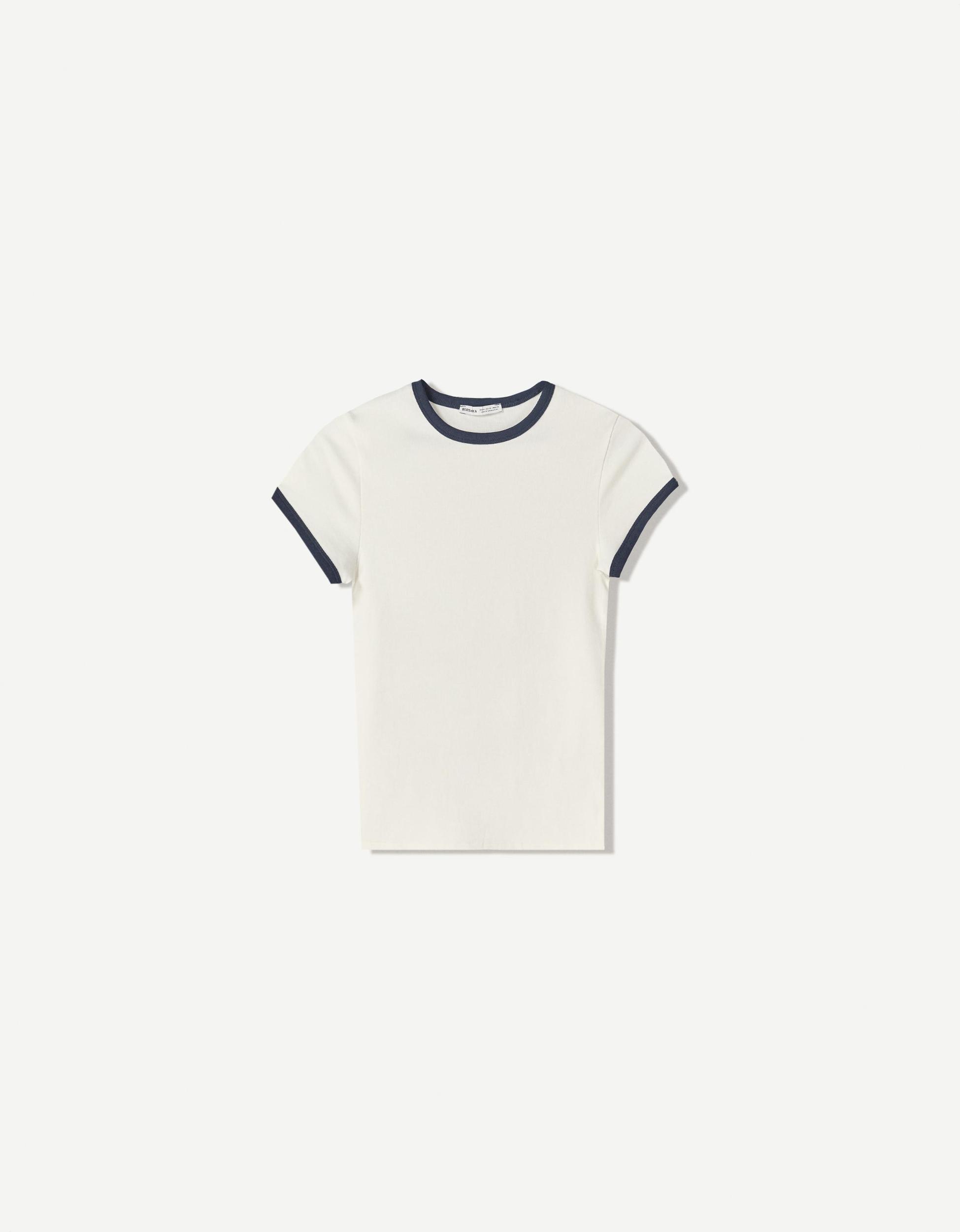 Short sleeve T-shirt with contrasting details Product Image