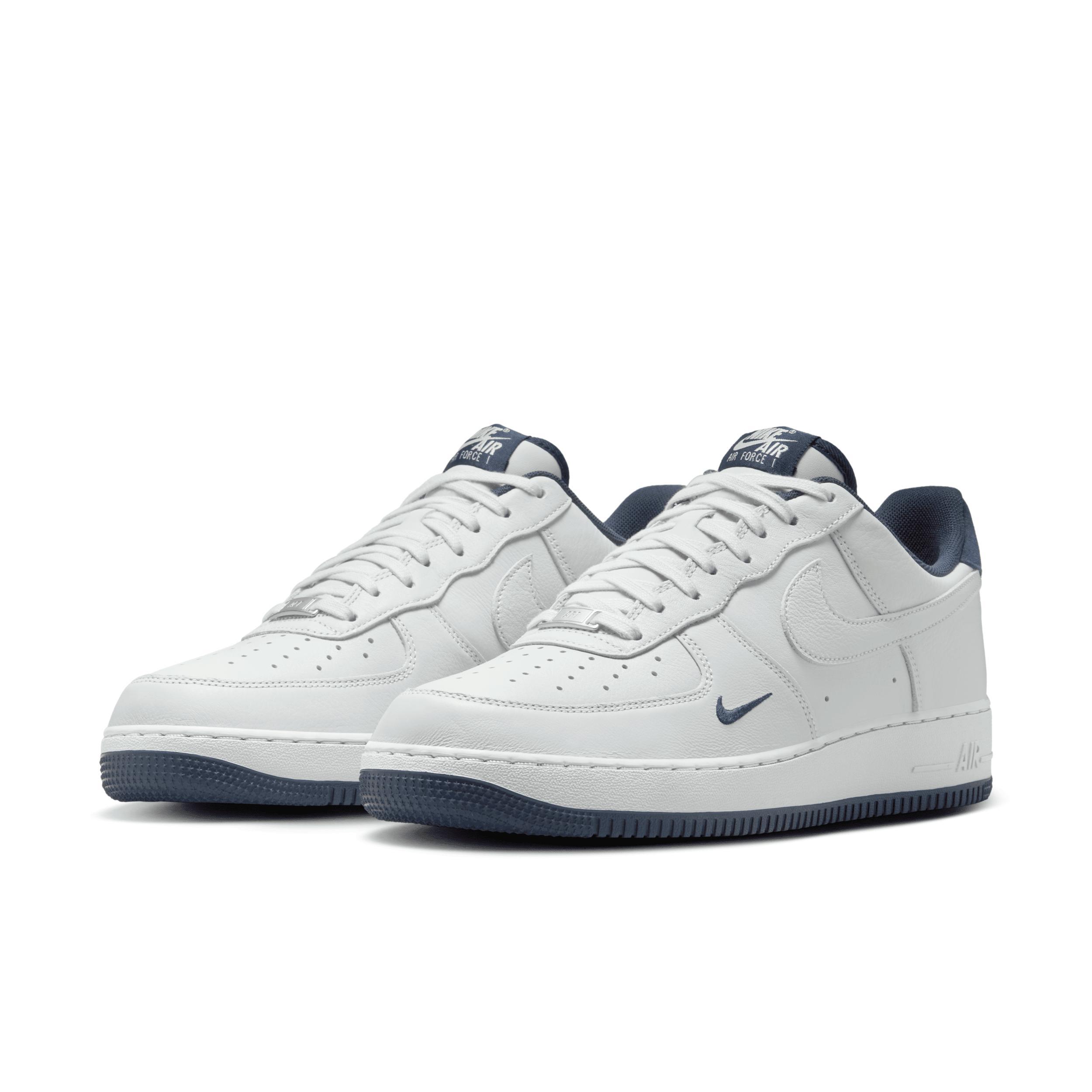 Nike Men's Air Force 1 '07 LV8 Shoes Product Image