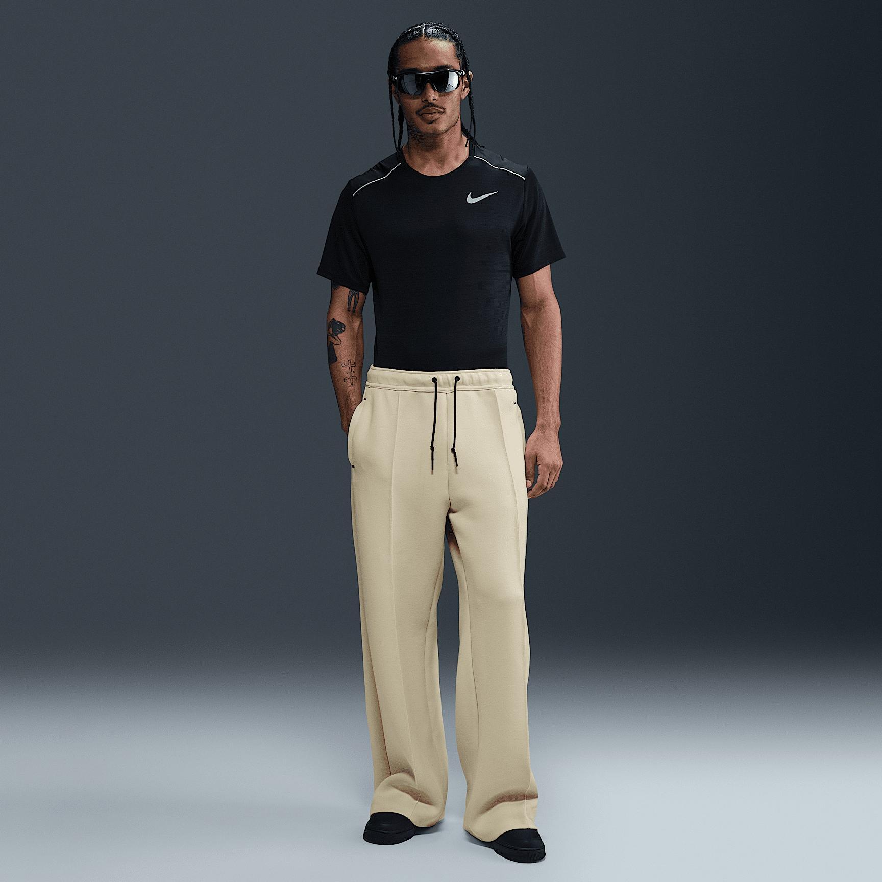 Nike Men's Tech Wide-Leg Fleece Pants Product Image