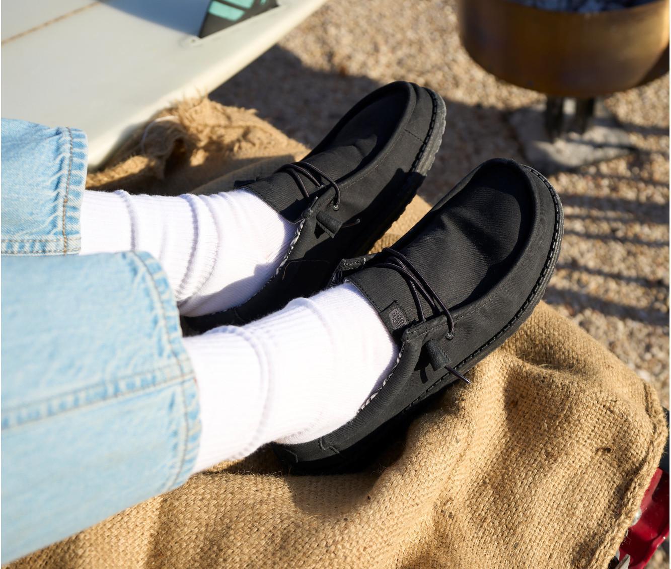 Men's HEYDUDE Wally Canvas Casual Shoes Product Image