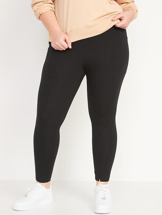 High-Waisted Side-Pocket 7/8 Leggings Product Image