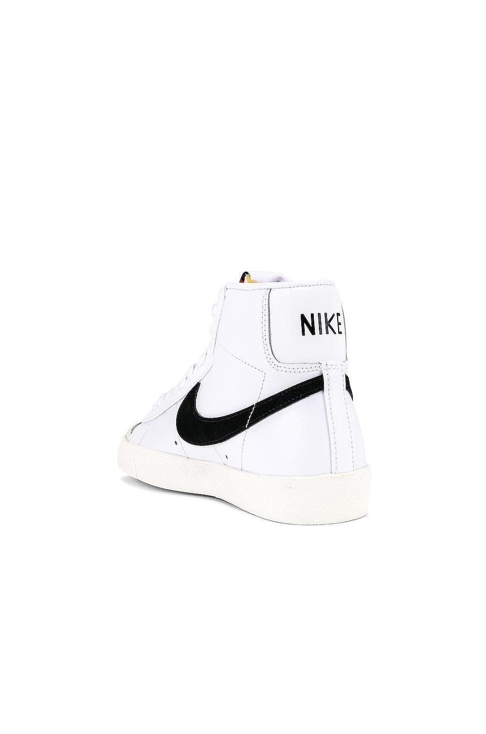 Nike Blazer Mid 77 Vintage Casual Shoes Product Image