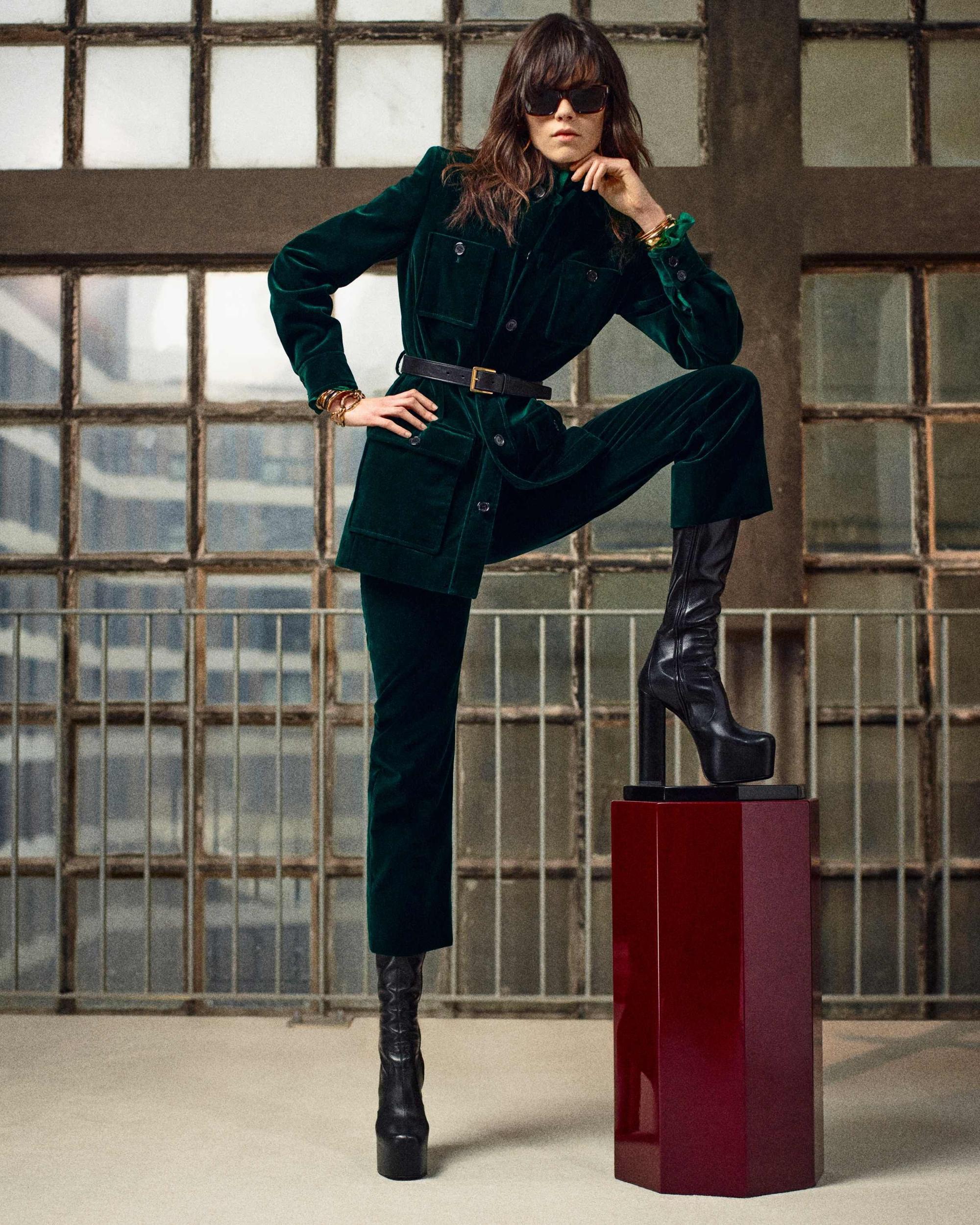 rectangular buckle belt in leather Product Image