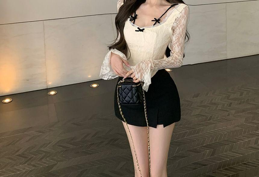 Long-Sleeve Scoop Neck Bow Accent Lace Slim Fit Crop Top Product Image