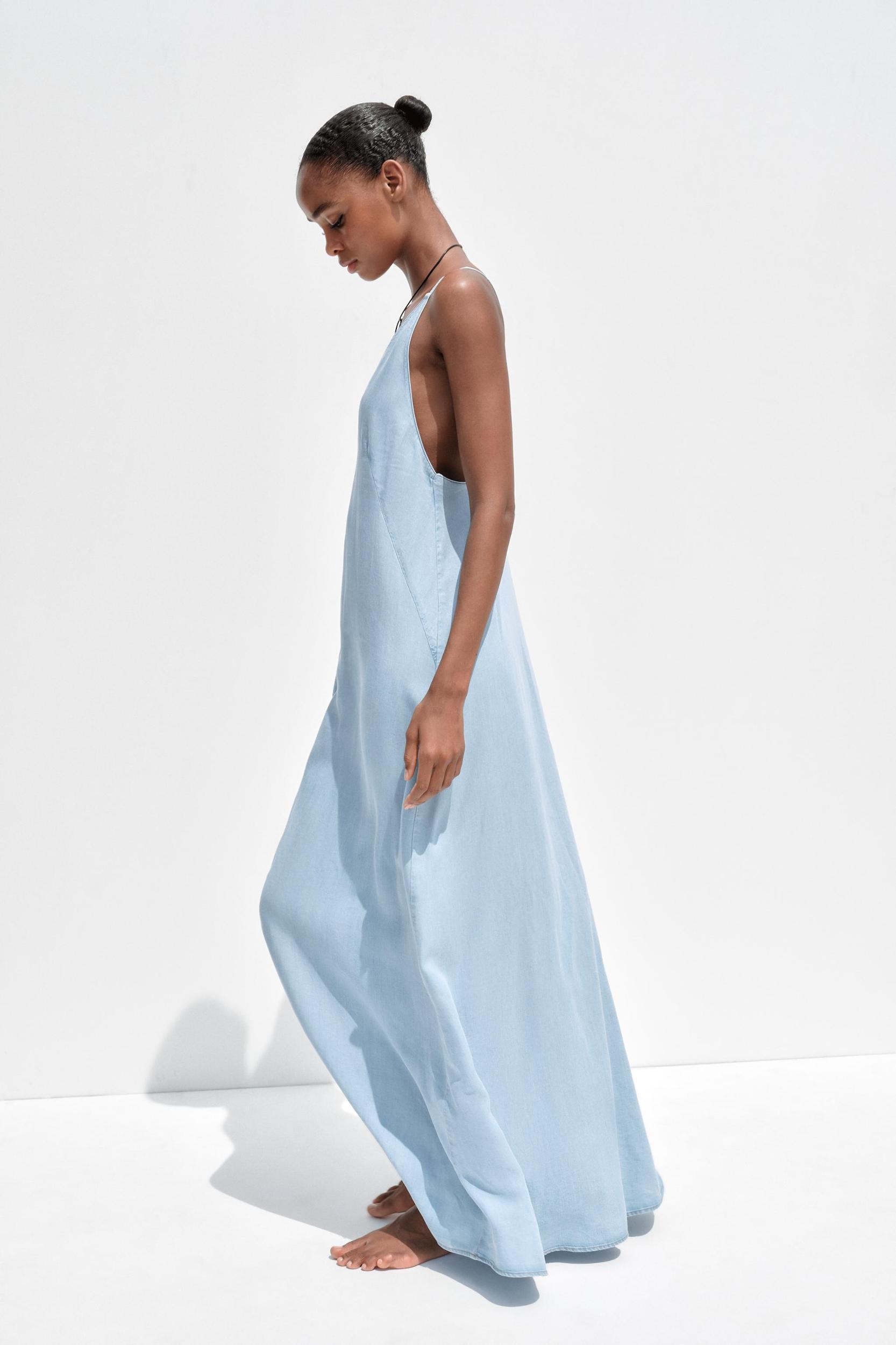 FLOWY MIDI DRESS Product Image