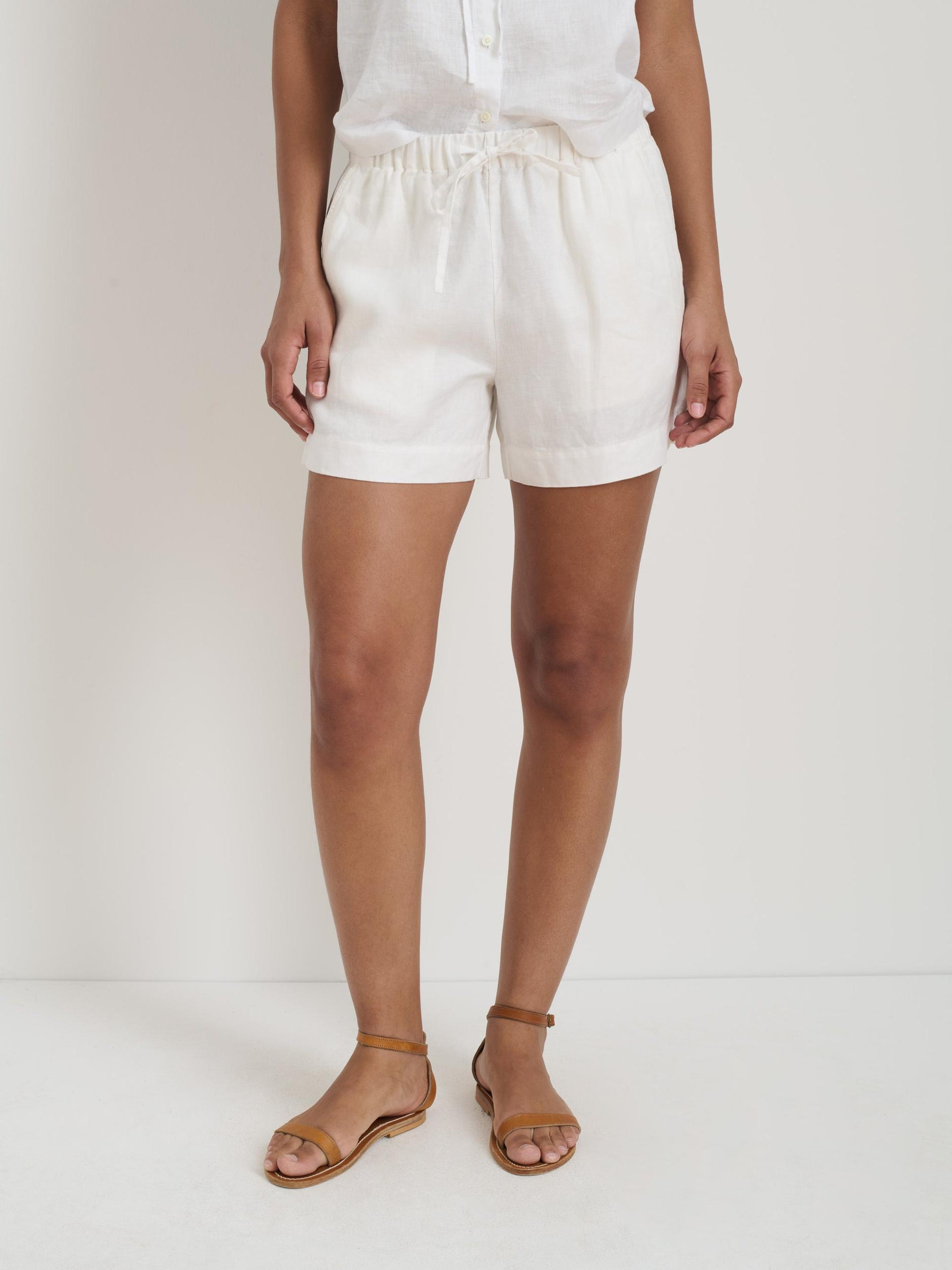 Riley Pull On Short In Linen Product Image