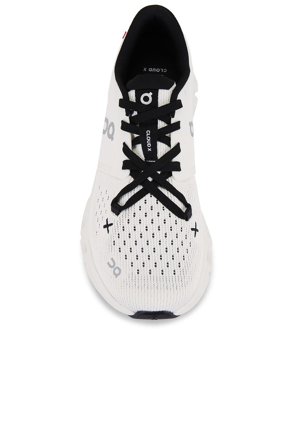 Cloud X 4 Sneaker On Product Image