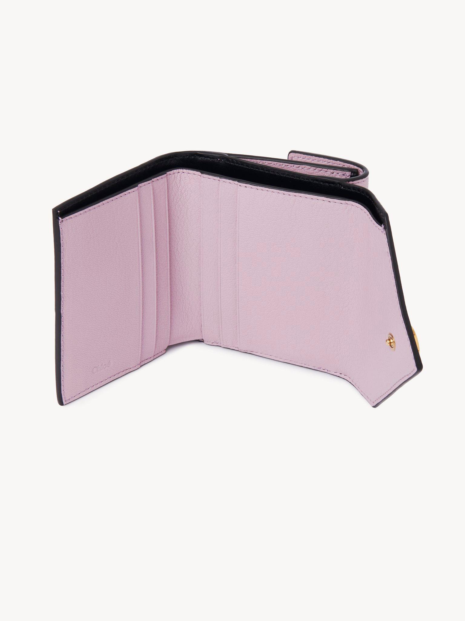 Small Envelope tri-fold in grained leather Product Image