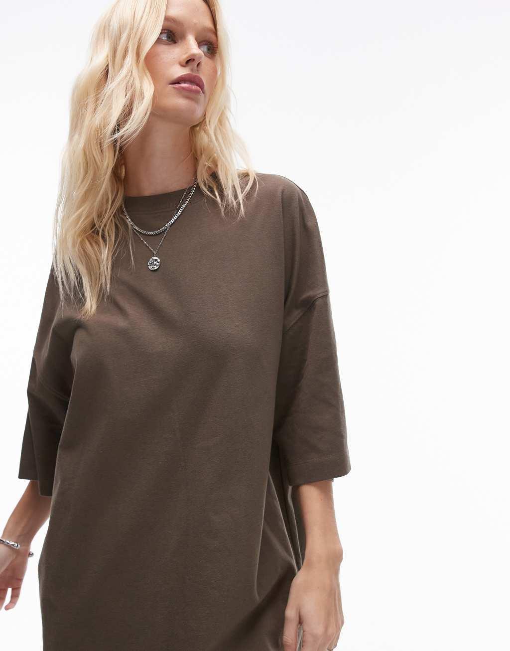 Topshop oversized drop shoulder tee in dark khaki Product Image