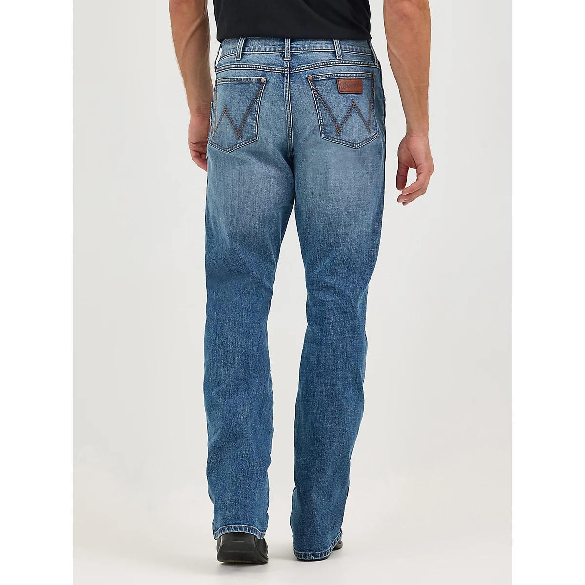 Men's Wrangler Retro® Relaxed Fit Bootcut Jean in Harris Product Image