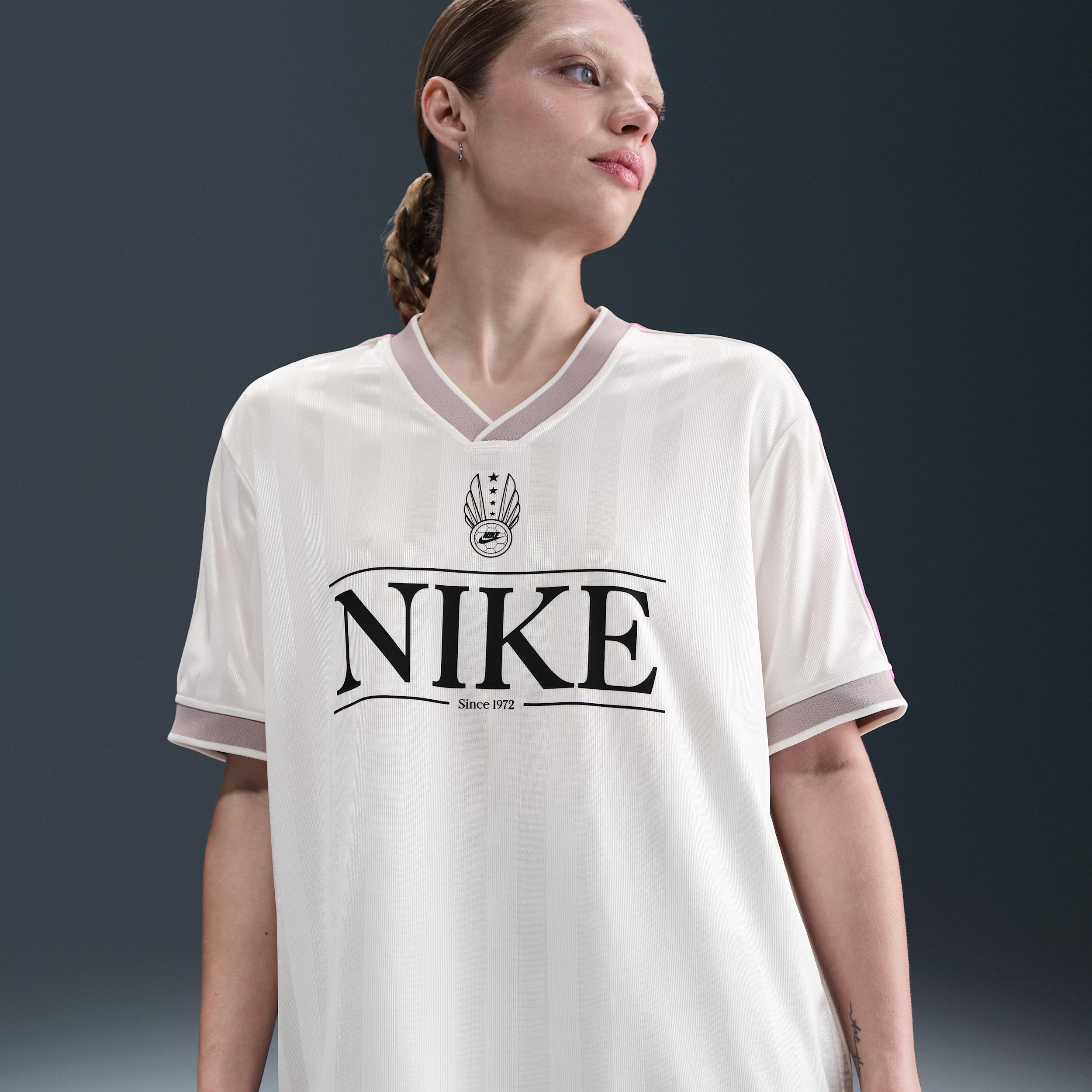 Womens Nike Sportswear V-Neck Jersey Top | IH8504-633 Product Image
