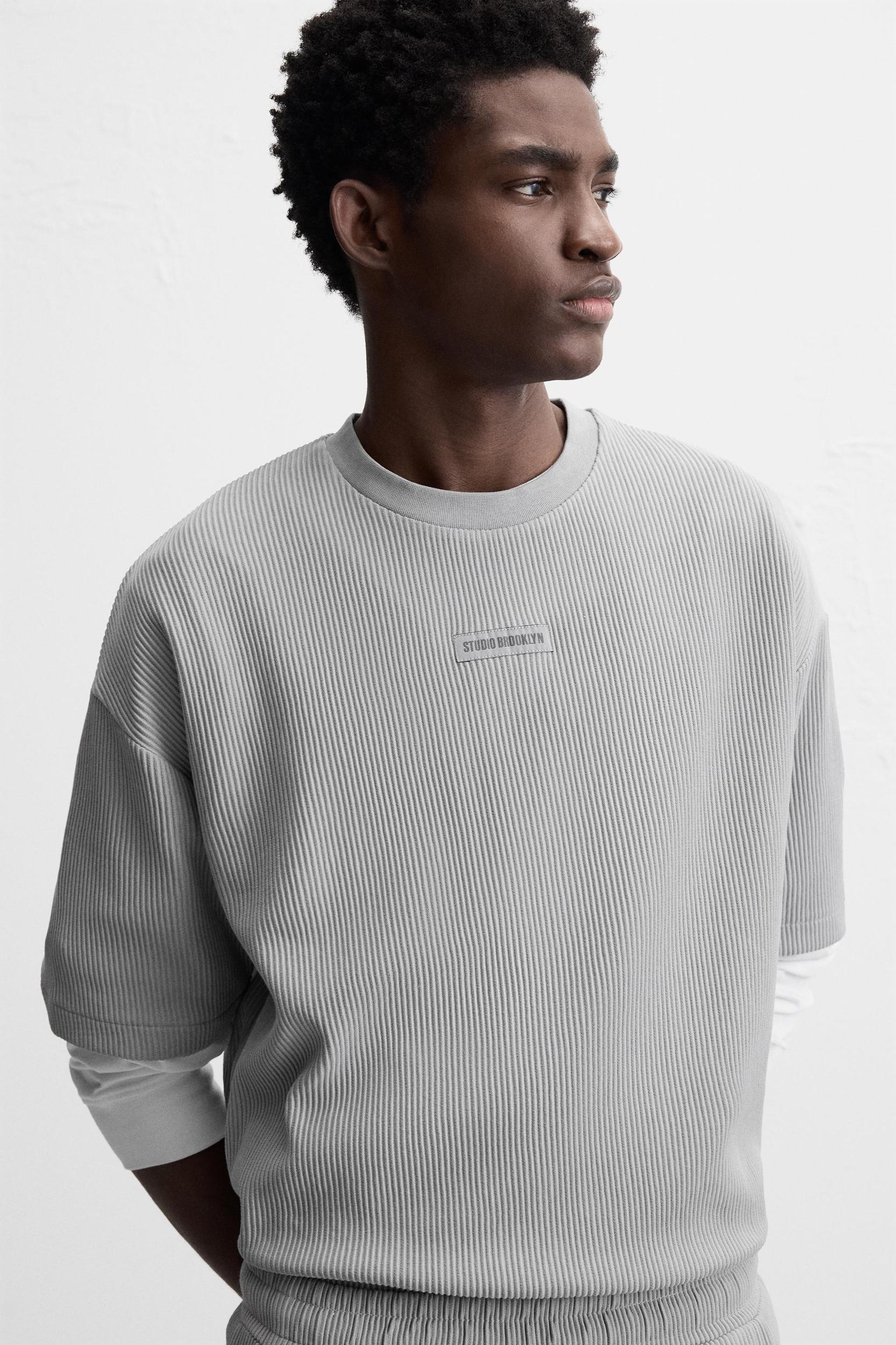 TEXTURED PATCH T-SHIRT Product Image