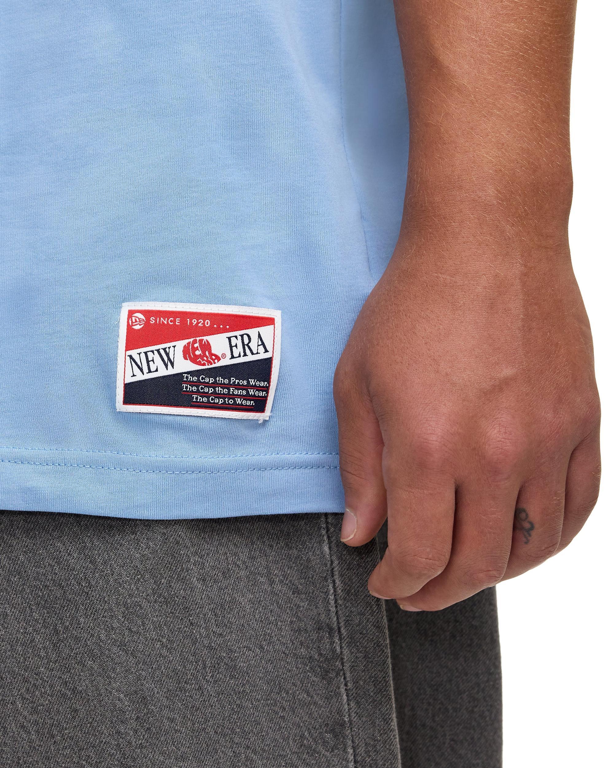 Chicago Blackhawks Throwback Distress T-Shirt Male Product Image