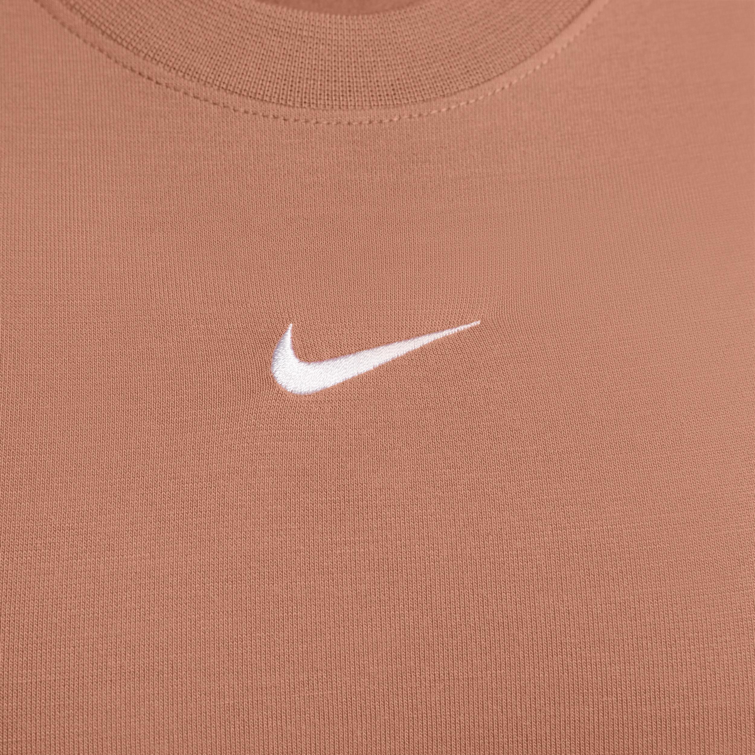 Women's Nike Sportswear Essential Slim Cropped T-Shirt Product Image