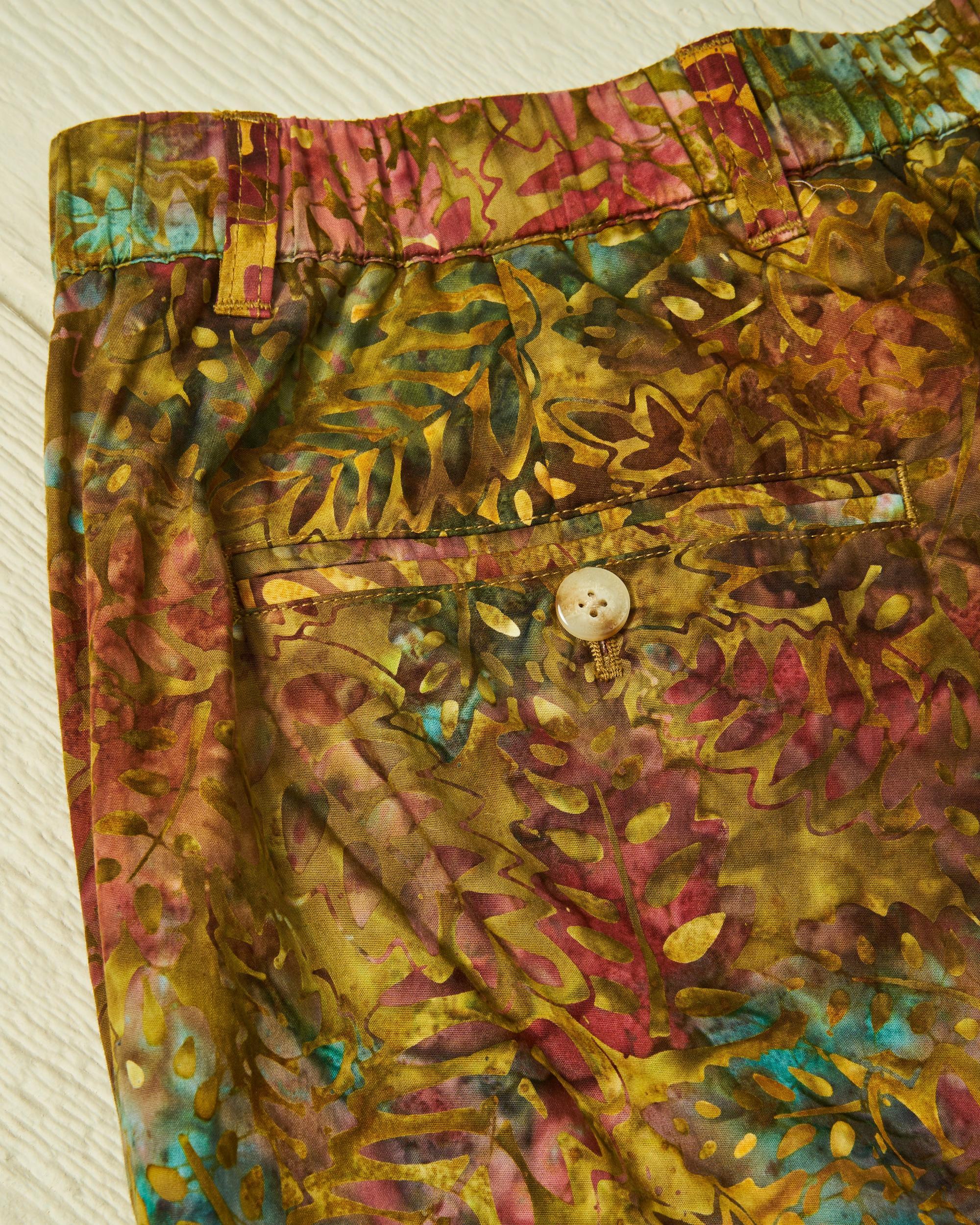 Batik Short in Leaf Product Image