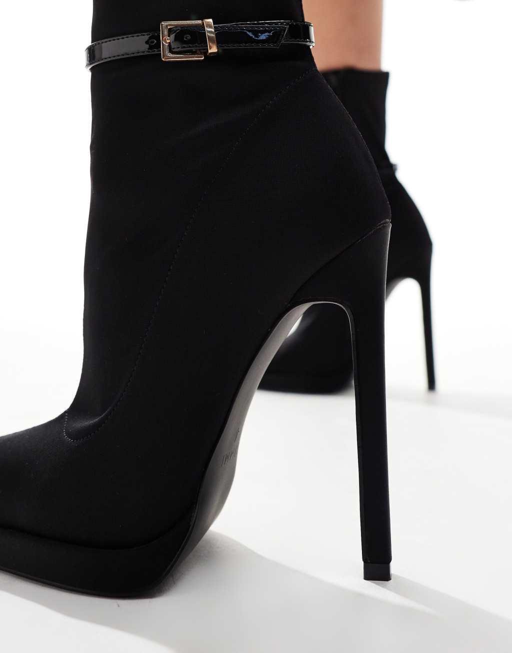 Simmi London Larisay Ankle Boot in Black Product Image