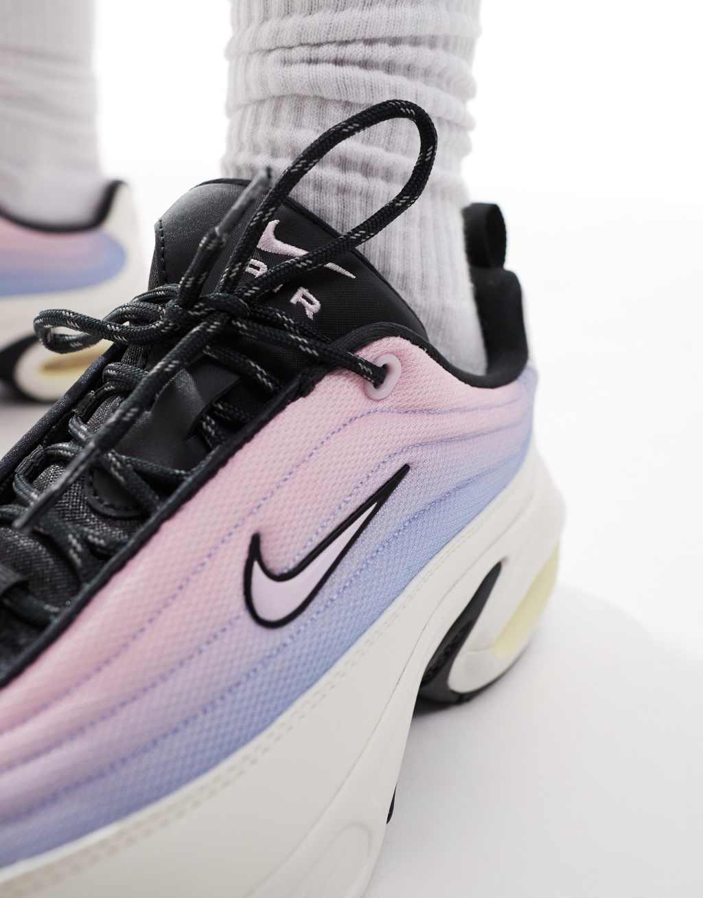 Nike Air Max Portal sneakers in white and pink Product Image