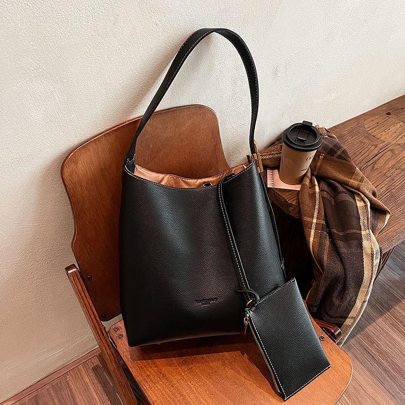 Set: Plain Faux Leather Tote Bag + Pouch Product Image