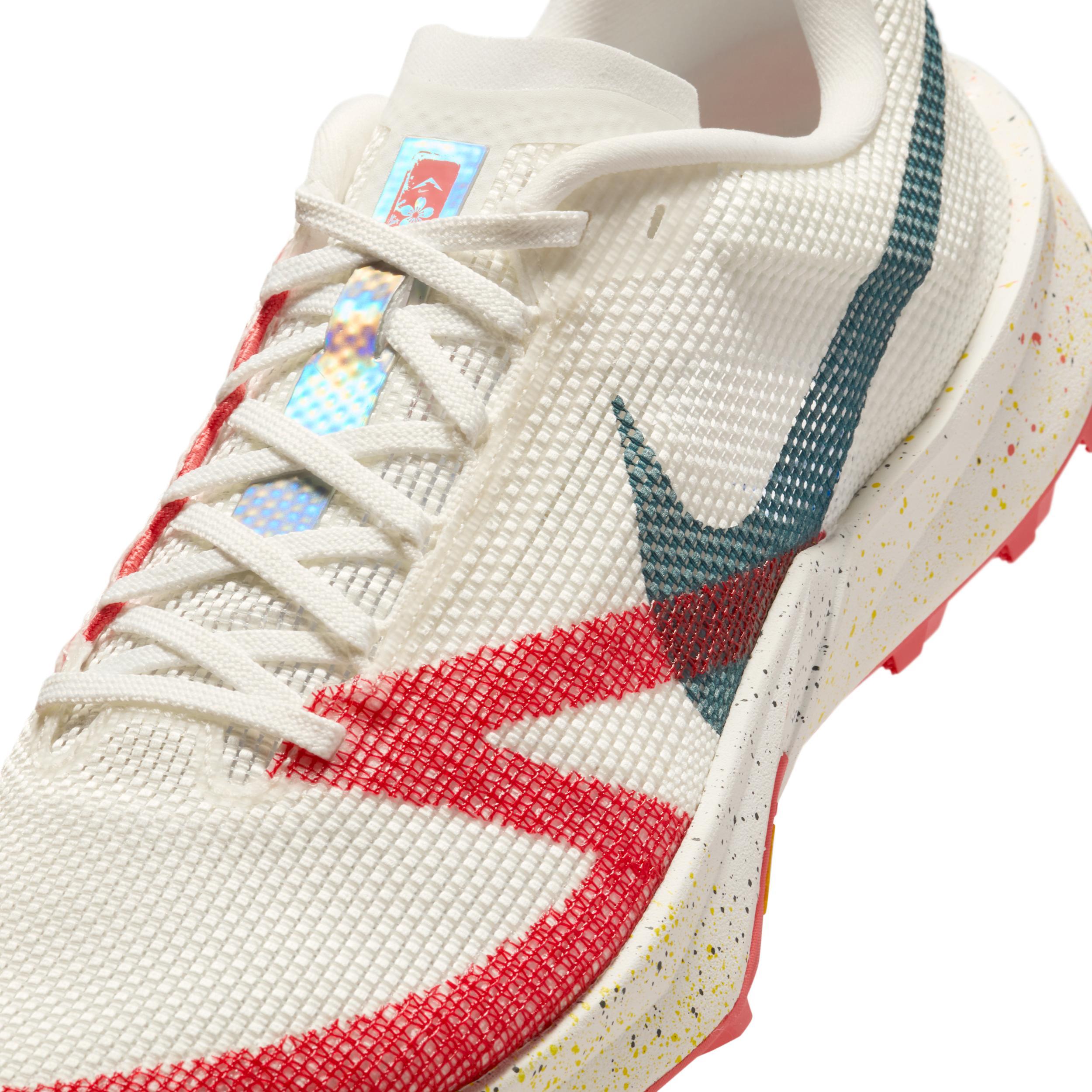 Nike Men's Kiger 10 Trail Running Shoes Product Image