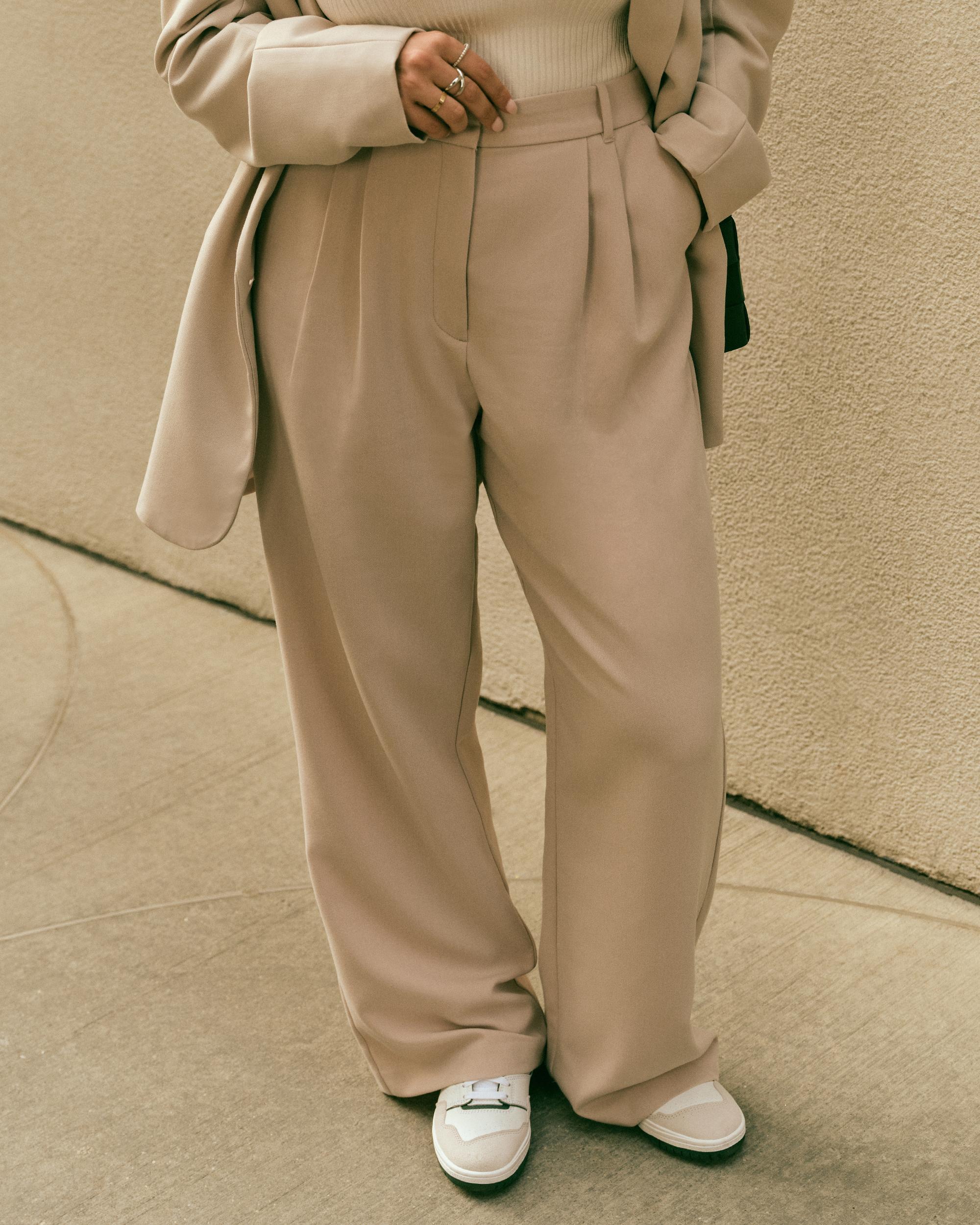 Curve Love A&F Sloane Tailored Wide Leg Pant Product Image