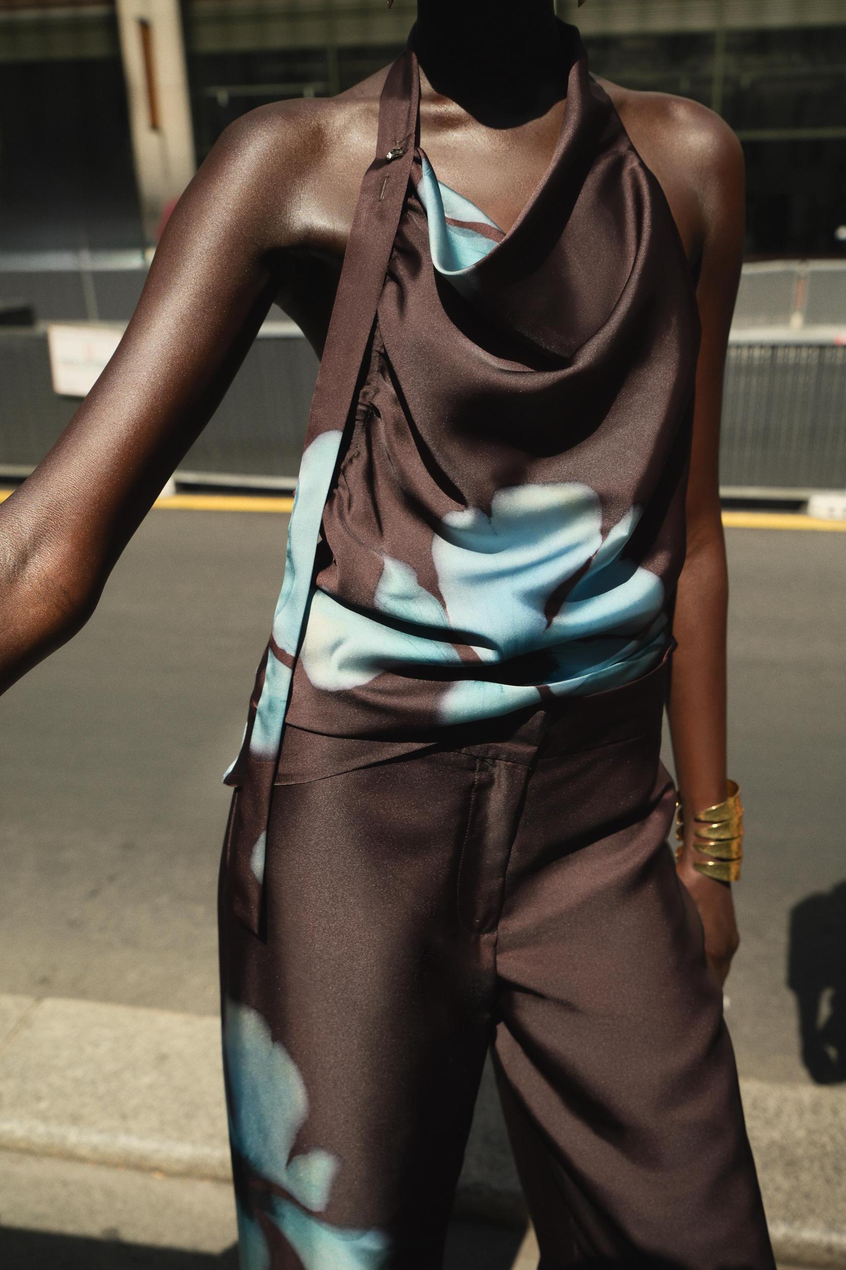 FLORAL PRINT SATIN EFFECT TOP Product Image