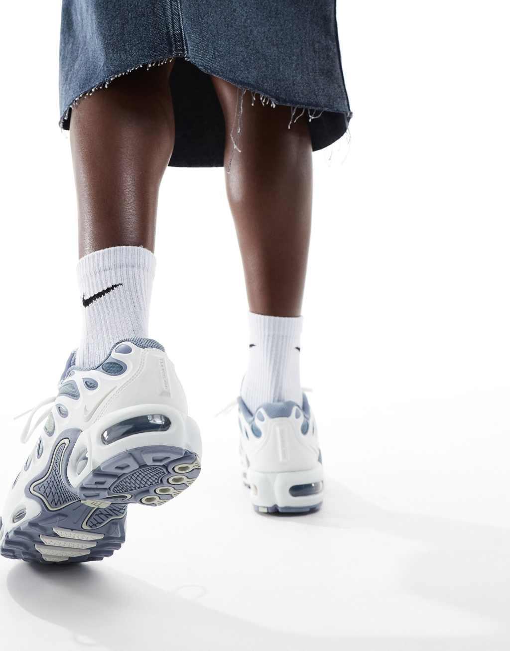 Nike Air Max Plus Drift sneakers in white and silver Product Image