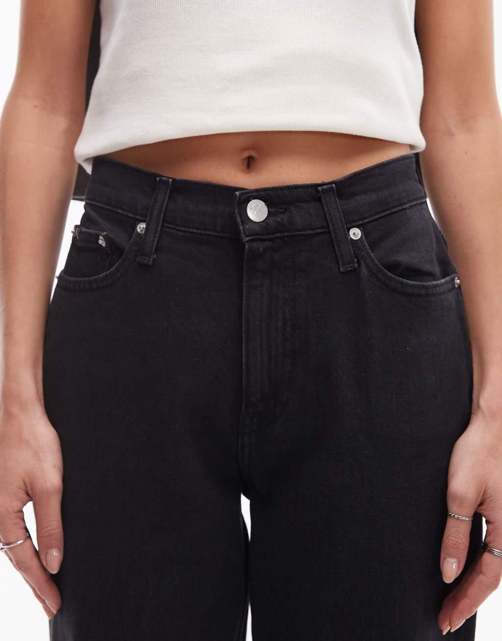 Calvin Klein Jeans mom jeans in black Product Image