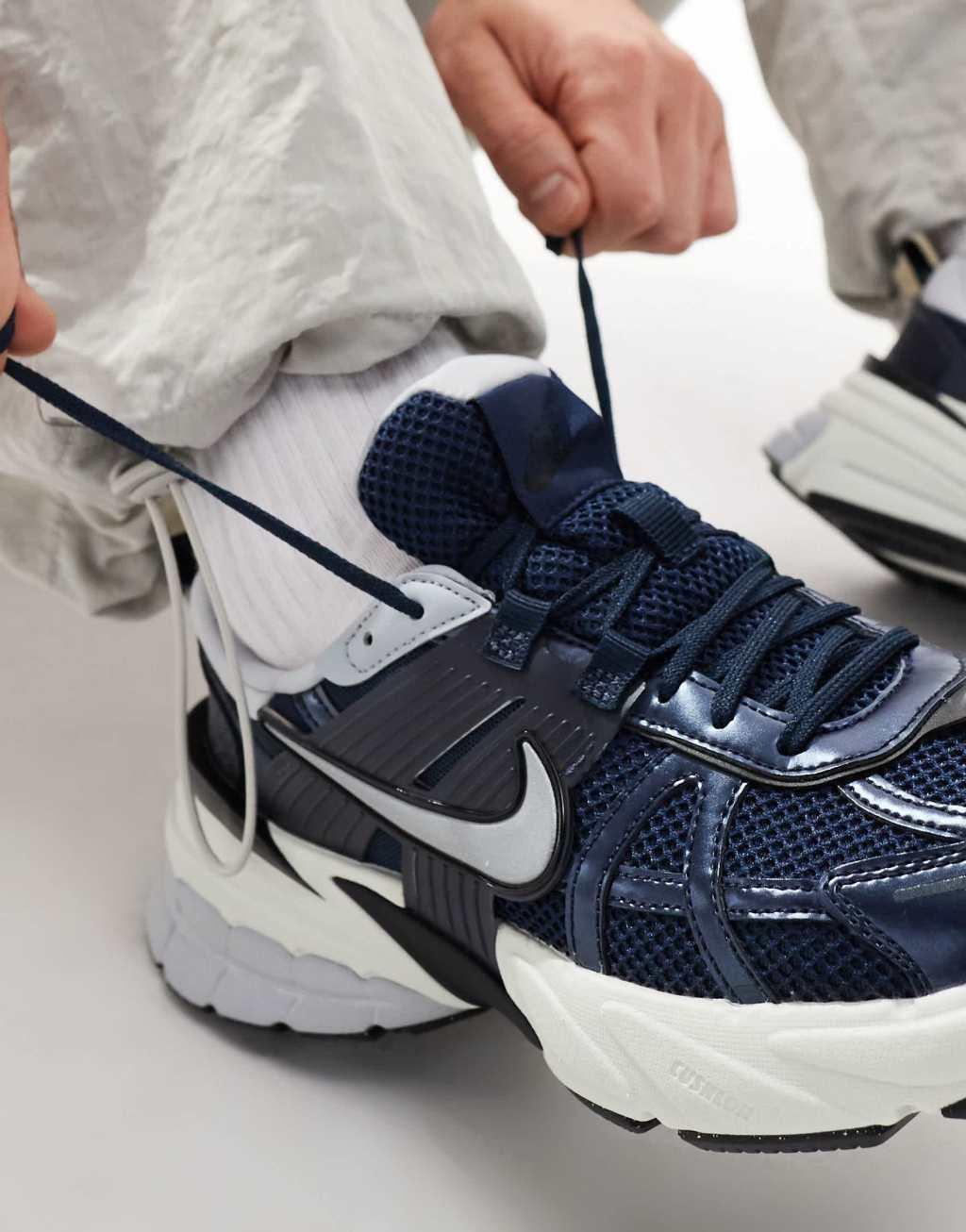 Nike V2K Run sneakers in navy Product Image