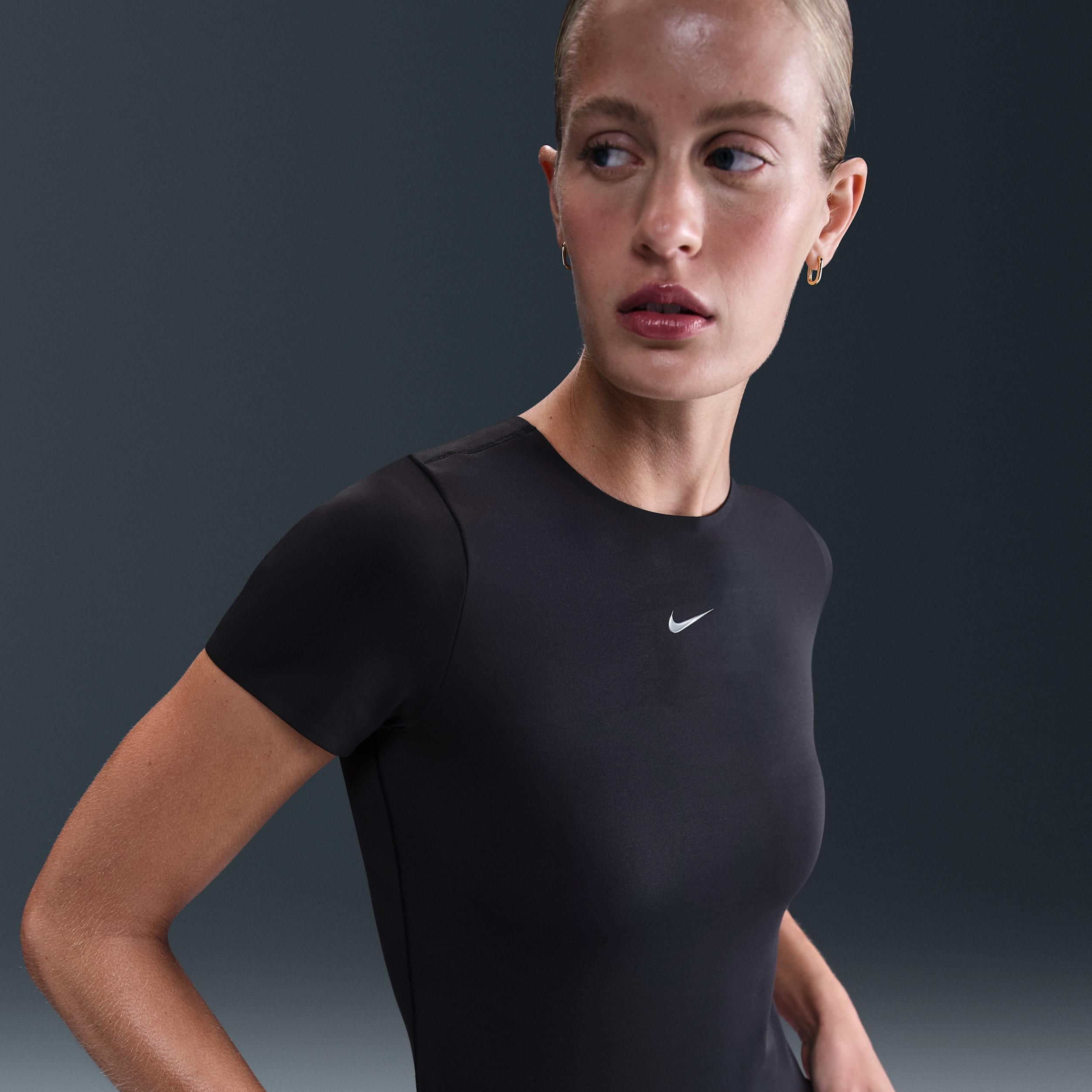 Nike Womens Form Short-Sleeve Top | HQ8079-011 Product Image