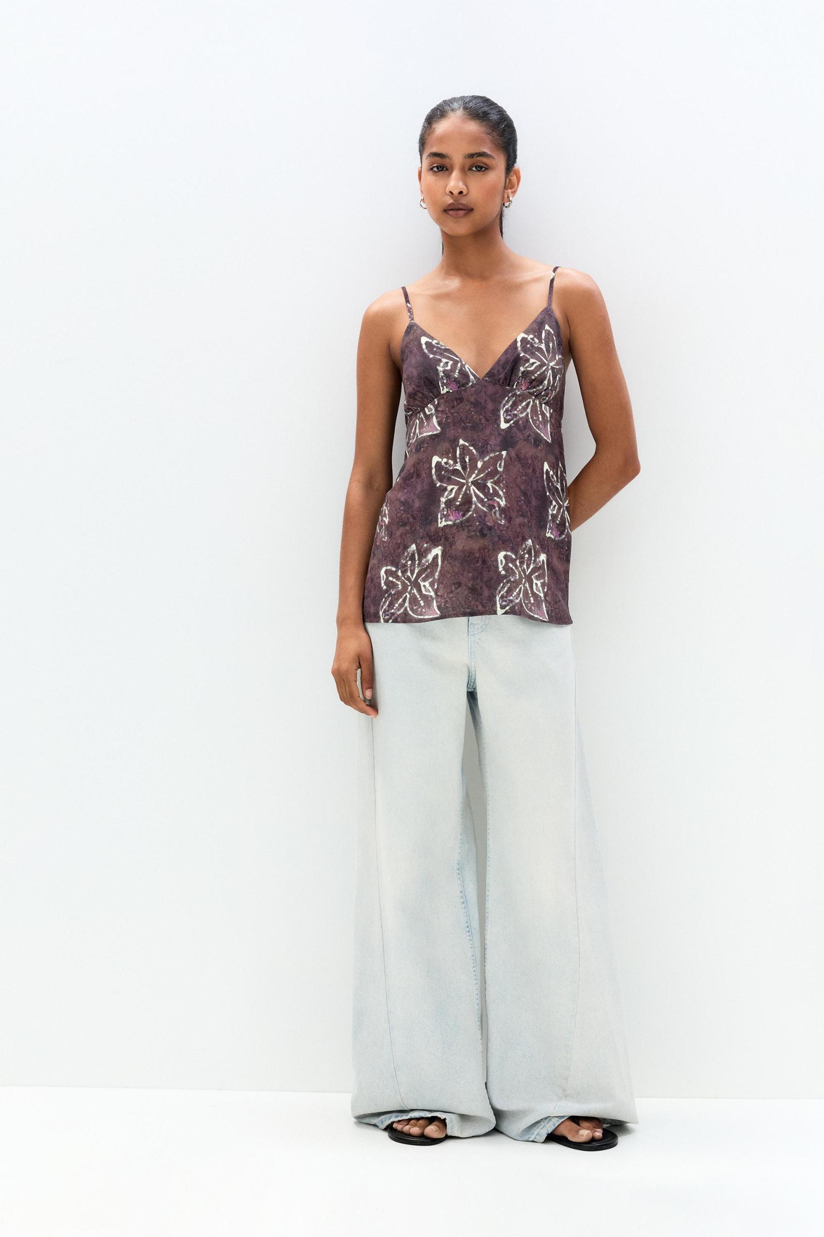 Floral strappy top Product Image