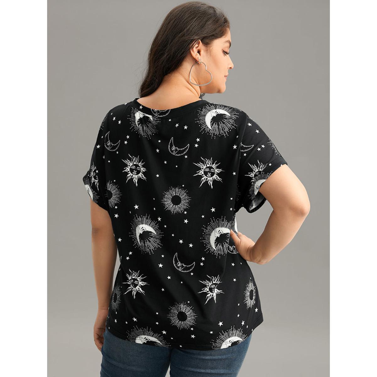 Plus Size Horoscope Print V Neck Cuffed Dolman Sleeve T-shirt Black Women Casual Printed Tarot elements V-neck Dailywear T-shirts BloomChic 28/5X Product Image