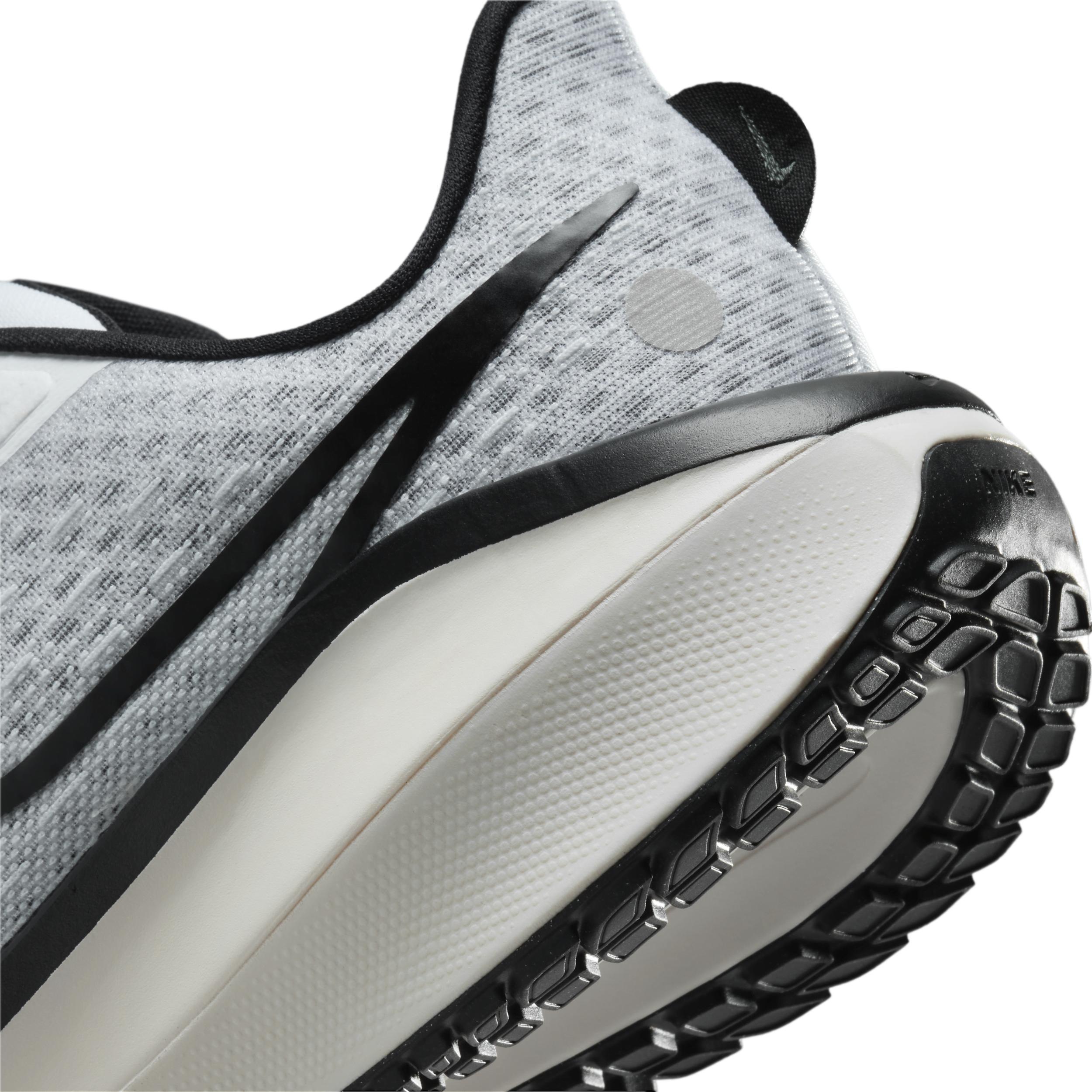 Womens Nike Vomero 17 Running Shoes Product Image