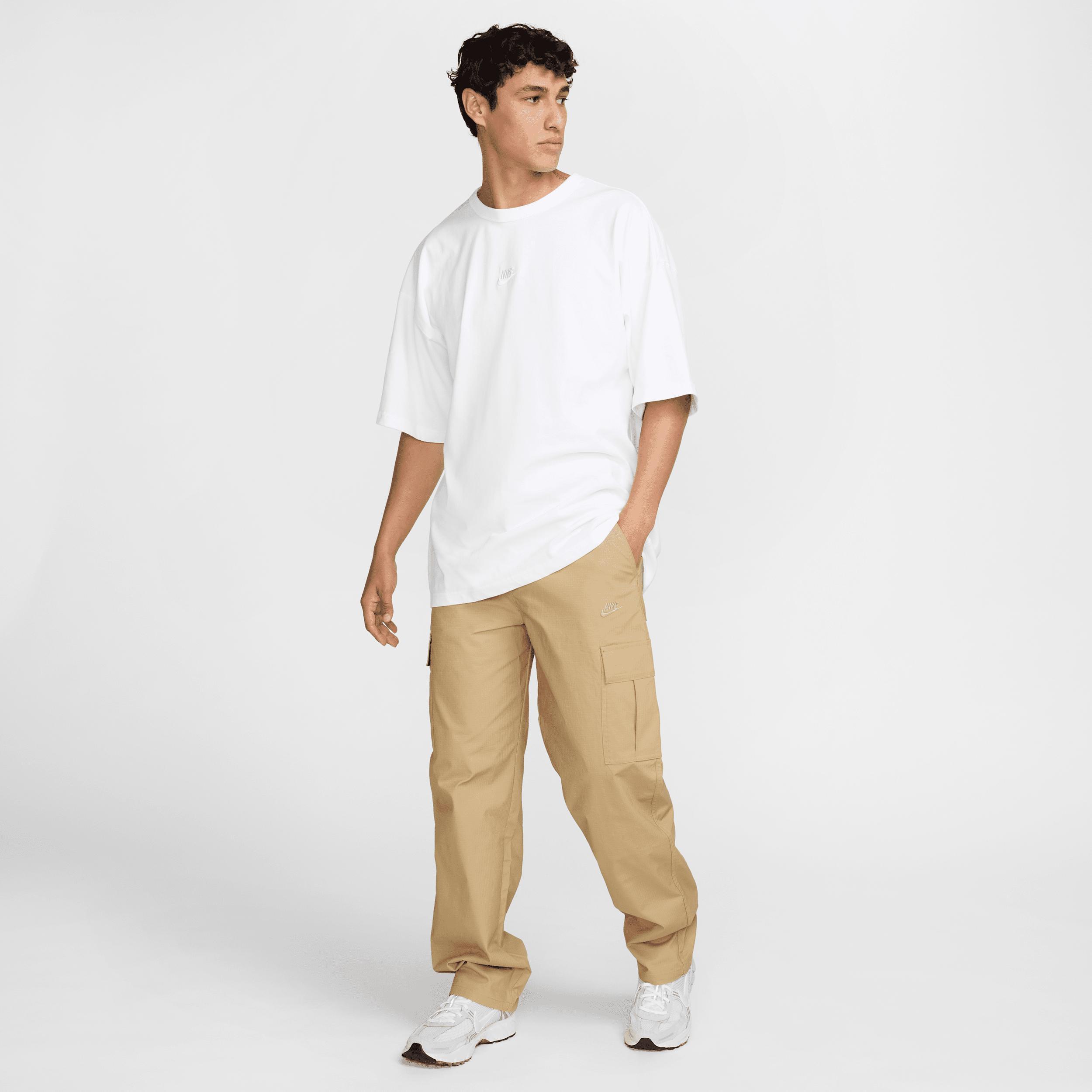 Nike Men's Club Cargo Pants Product Image