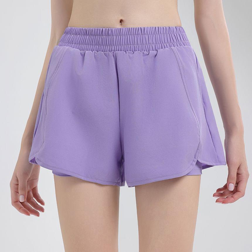 Mid Rise Plain Sports Shorts Product Image
