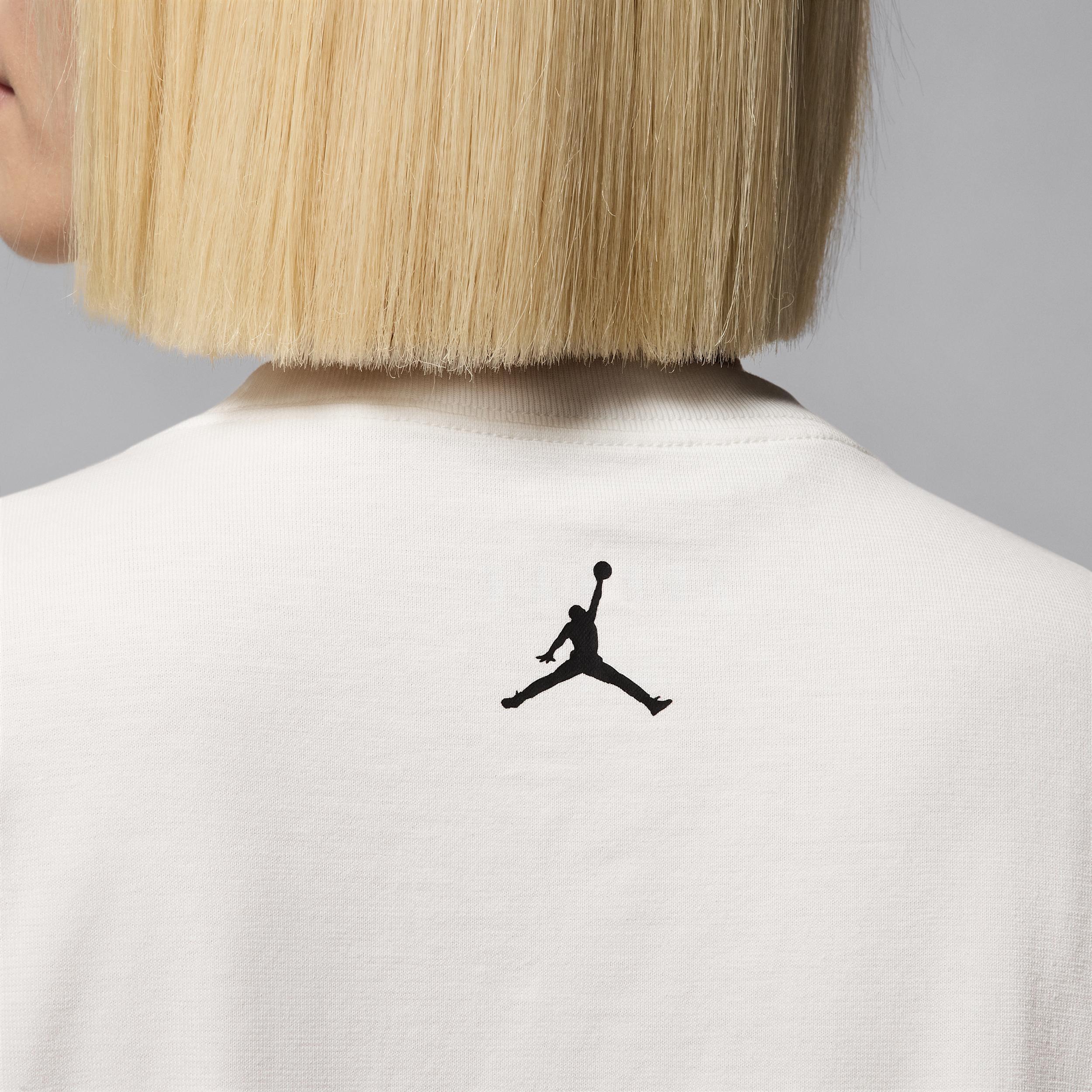 Womens Jordan Oversized Short-Sleeve Graphic T-Shirt | HJ0190-133 Product Image