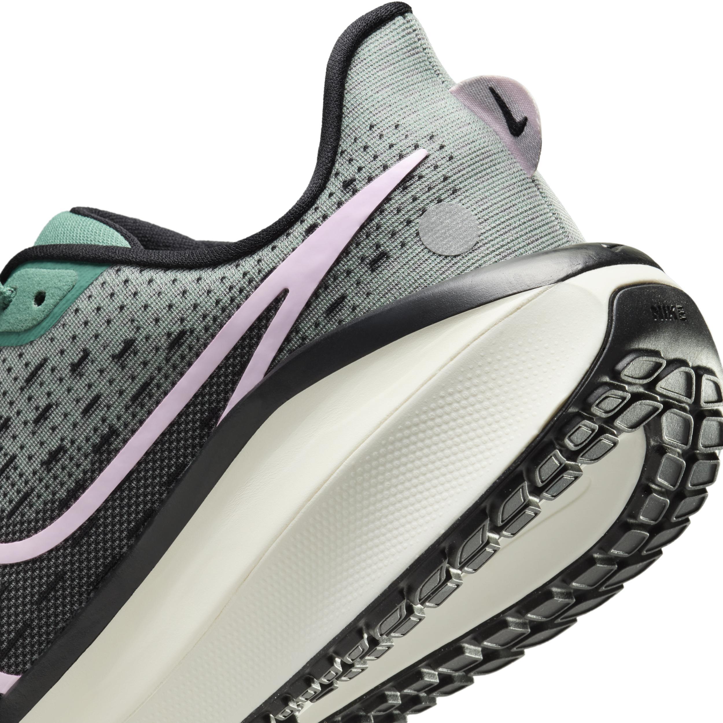 Womens Nike Vomero 17 Running Shoes Product Image