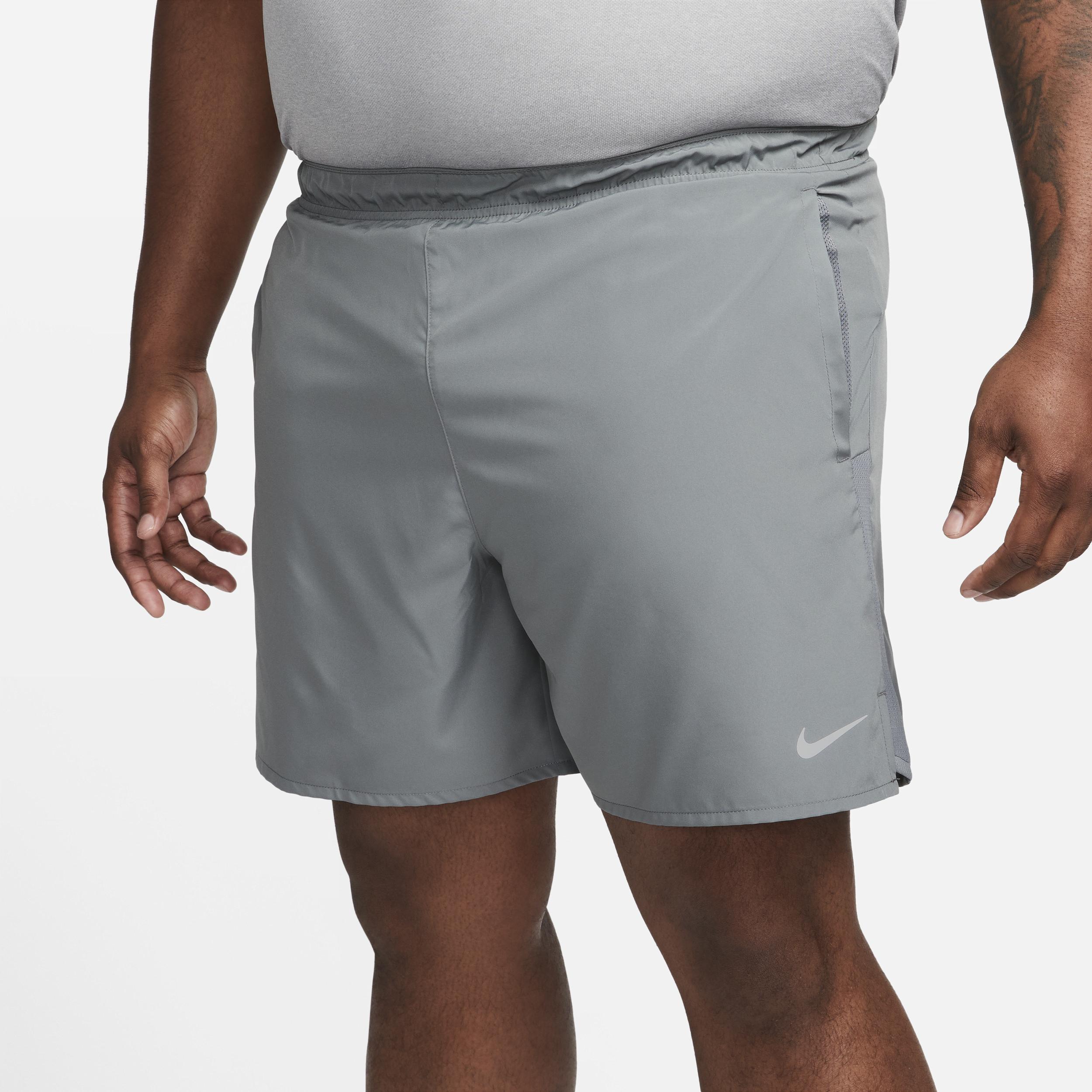 Nike Men's Challenger Dri-FIT 7" 2-in-1 Running Shorts Product Image