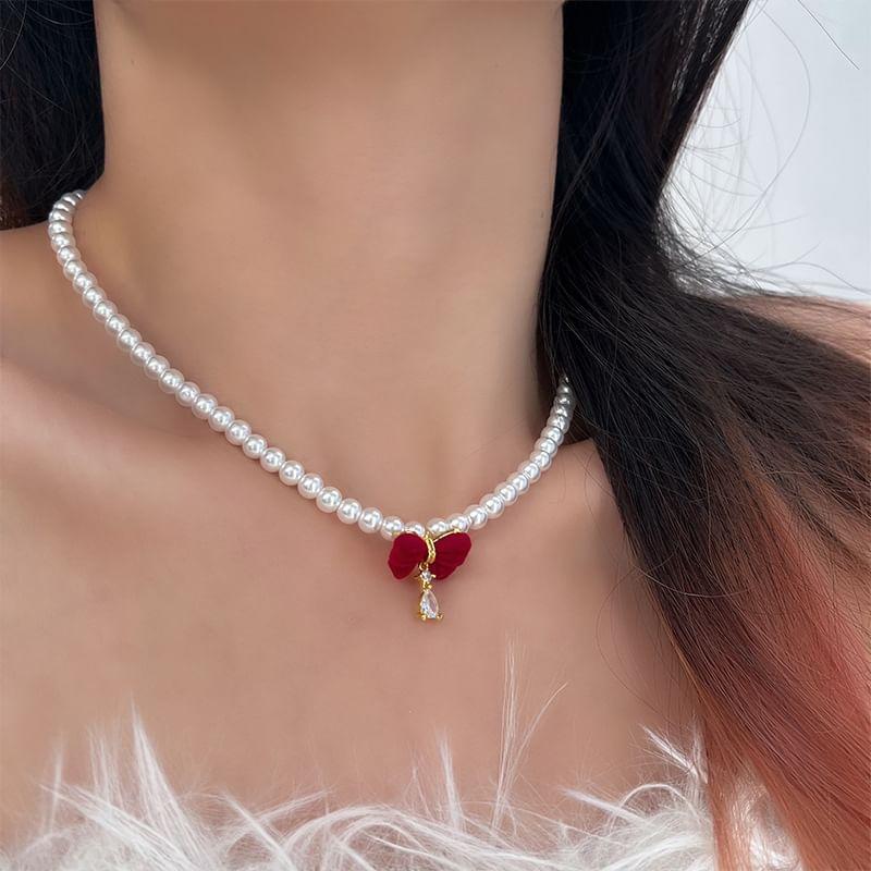 Bow Flocking Rhinestone Pendant Faux Pearl Choker Product Image