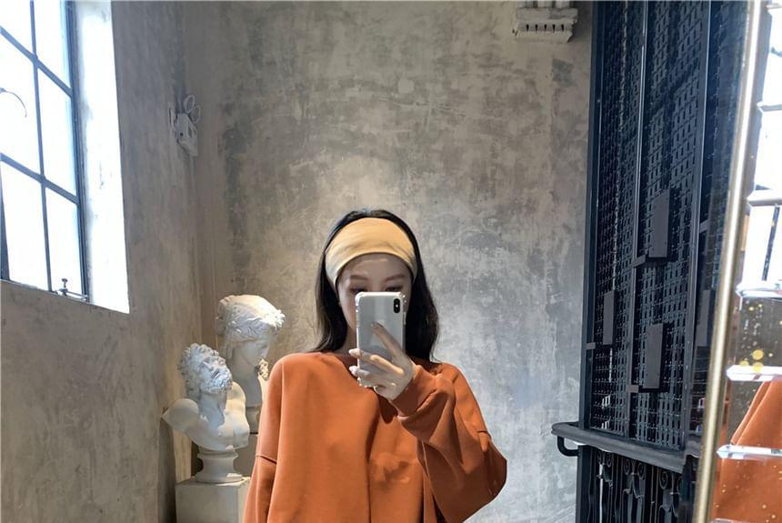 Round Neck Plain Oversized Pullover Product Image