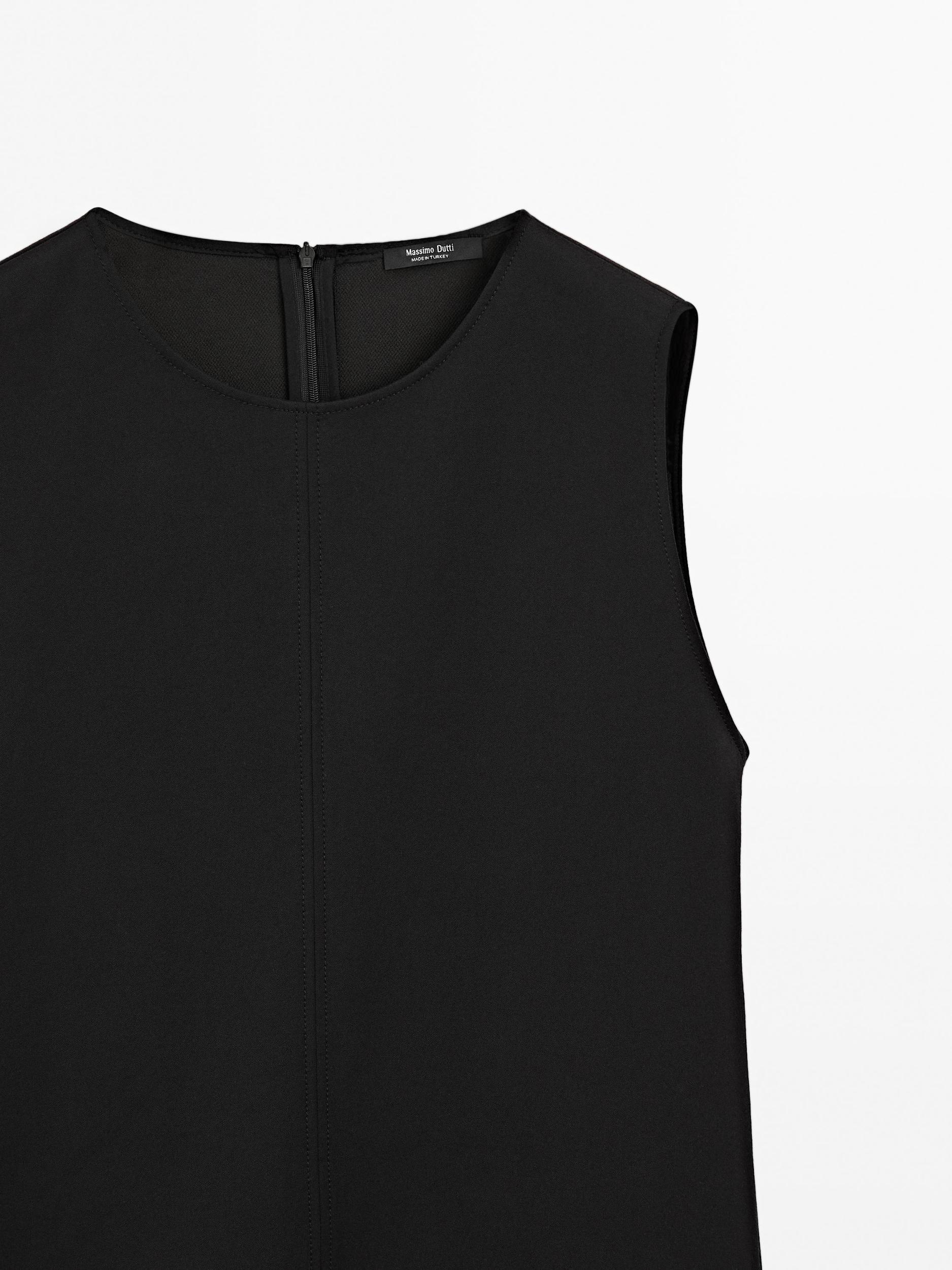 Short dress with button details Product Image