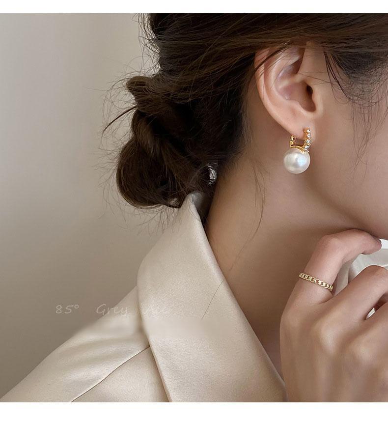 Faux Pearl Drop Earring Product Image